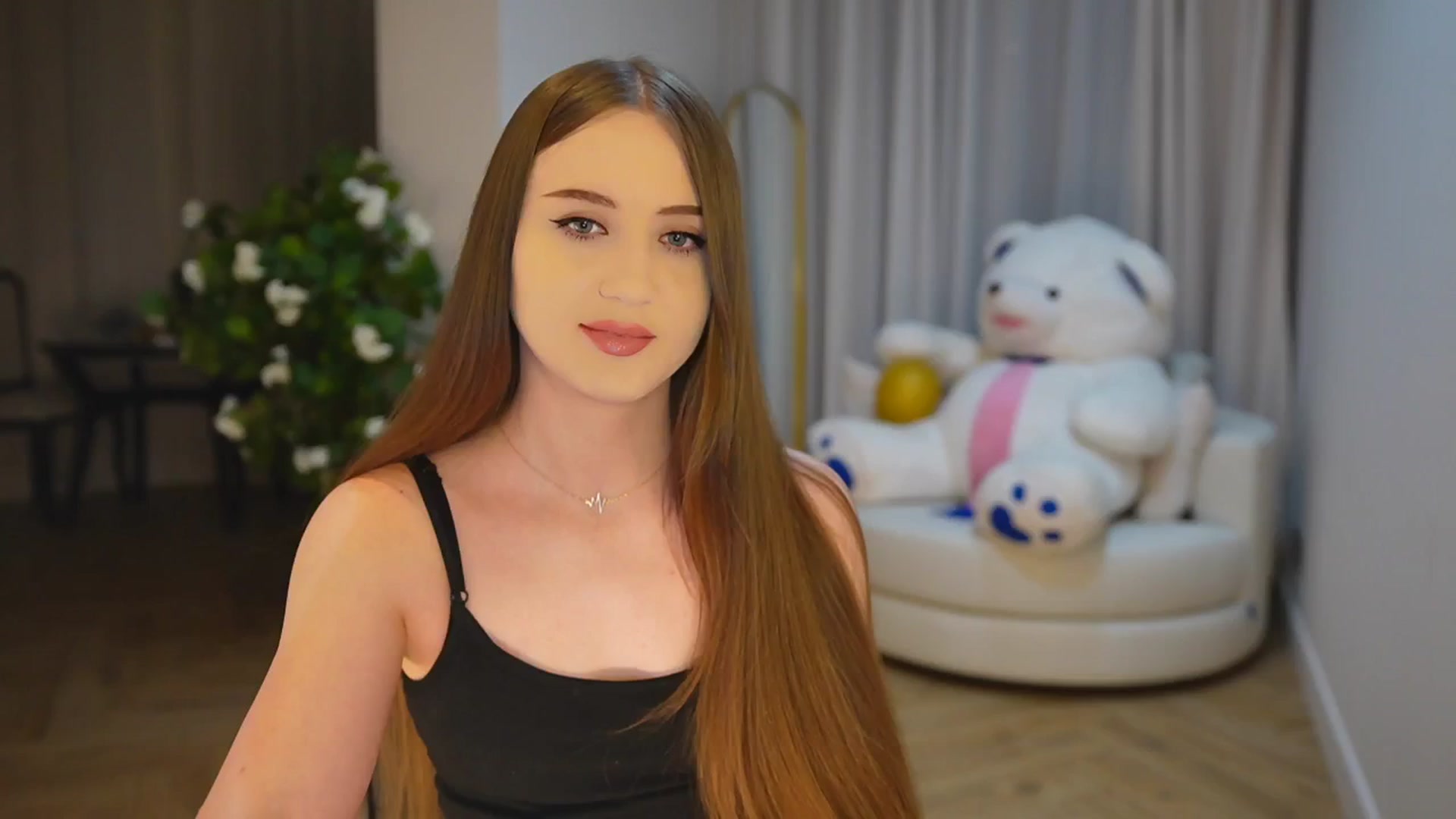 Gallery image thumbnail from Innocent_Soul's myfreecams stream on, 11/20/2024, 15:03 image 2 of 20