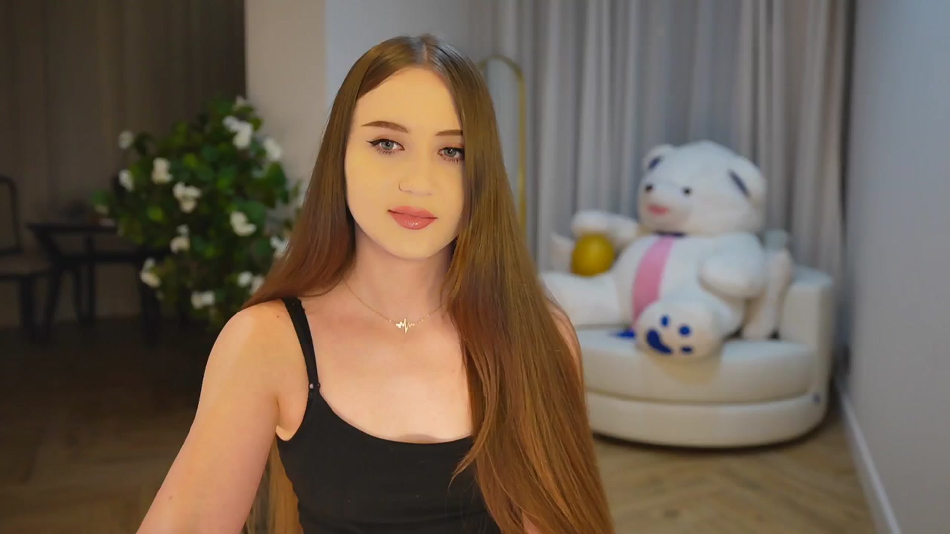Gallery image thumbnail from Innocent_Soul's myfreecams stream on, 11/20/2024, 15:03 image 17 of 20