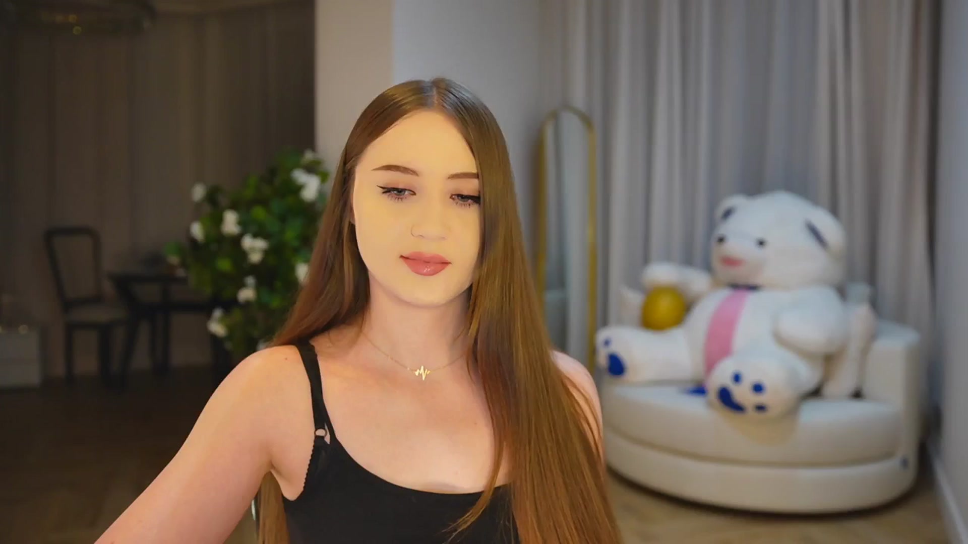 Gallery image thumbnail from Innocent_Soul's myfreecams stream on, 11/20/2024, 15:42 image 6 of 20