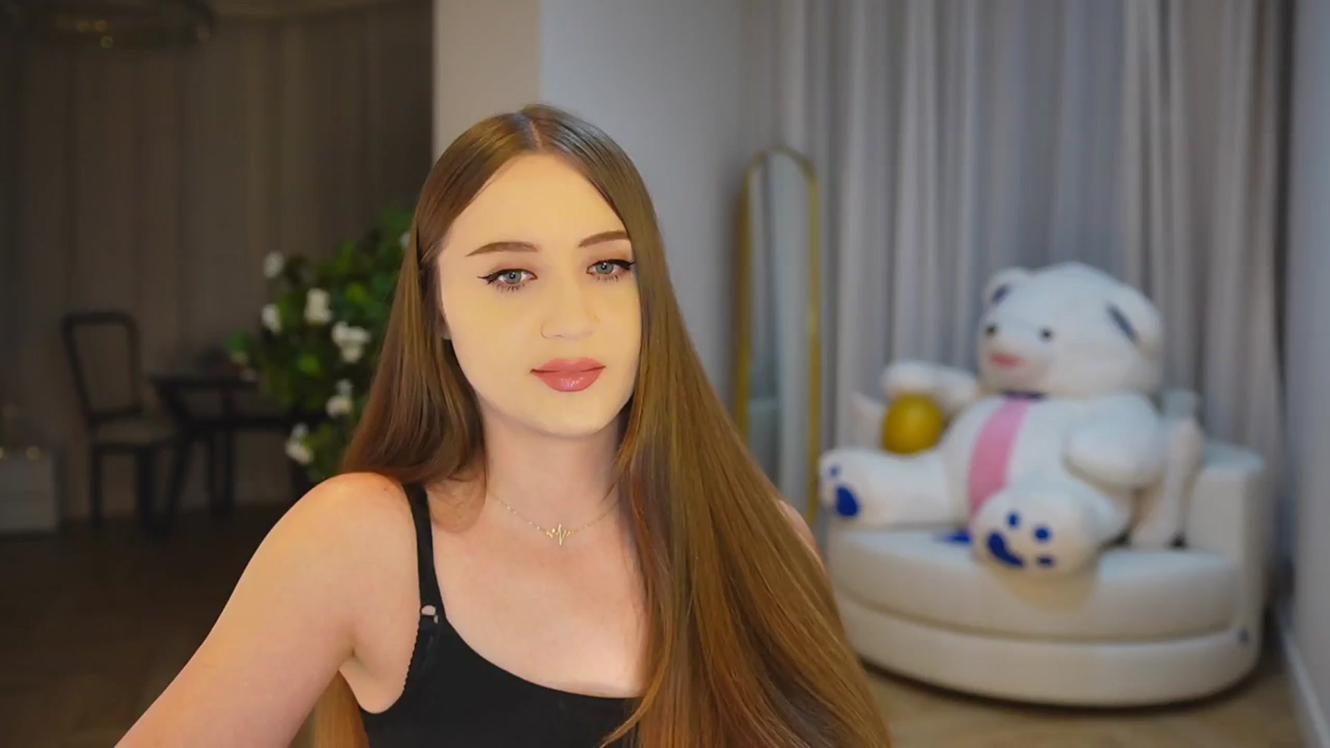 Gallery image thumbnail from Innocent_Soul's myfreecams stream on, 11/20/2024, 15:42 image 13 of 20