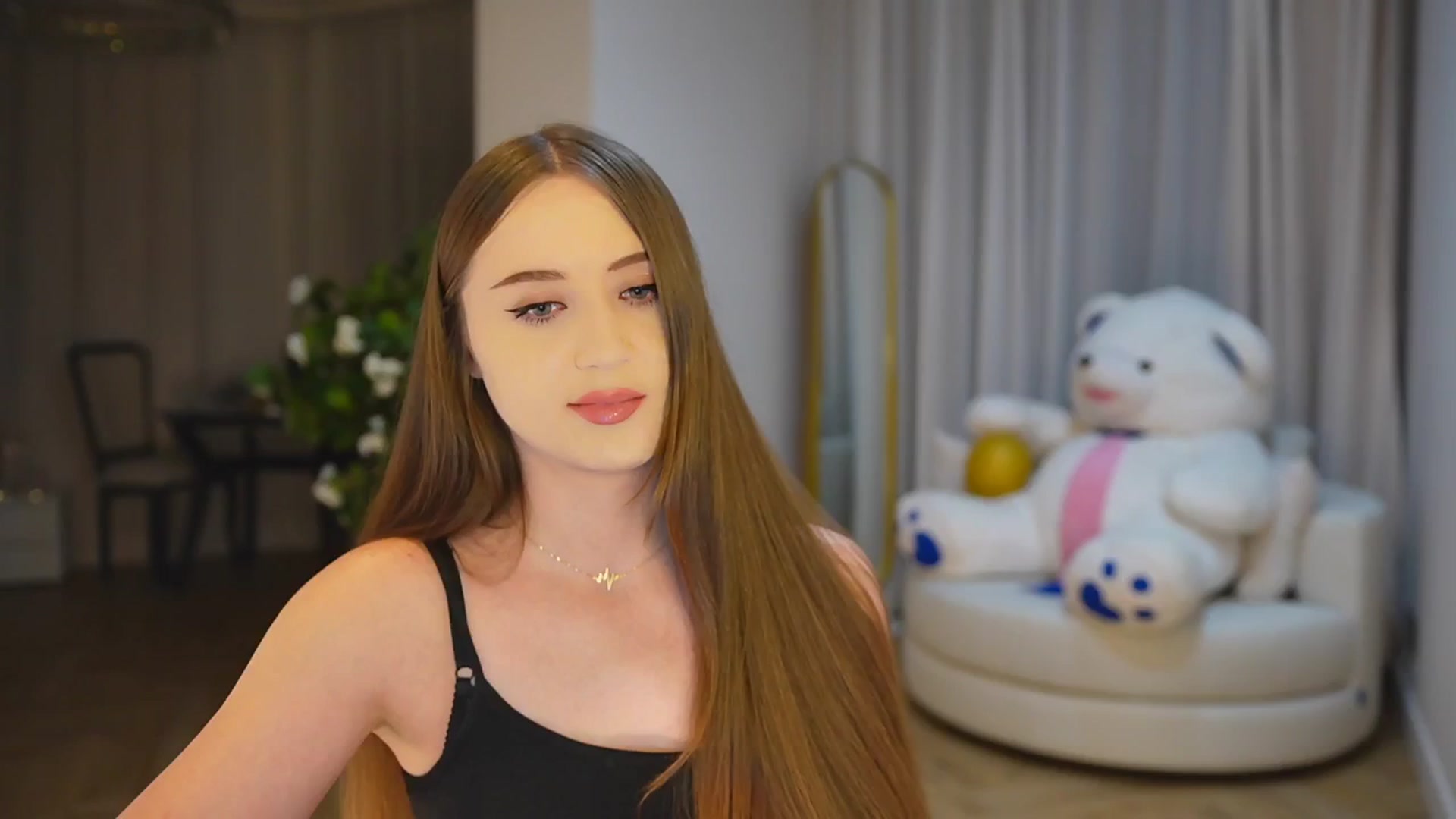 Gallery image thumbnail from Innocent_Soul's myfreecams stream on, 11/20/2024, 15:42 image 11 of 20