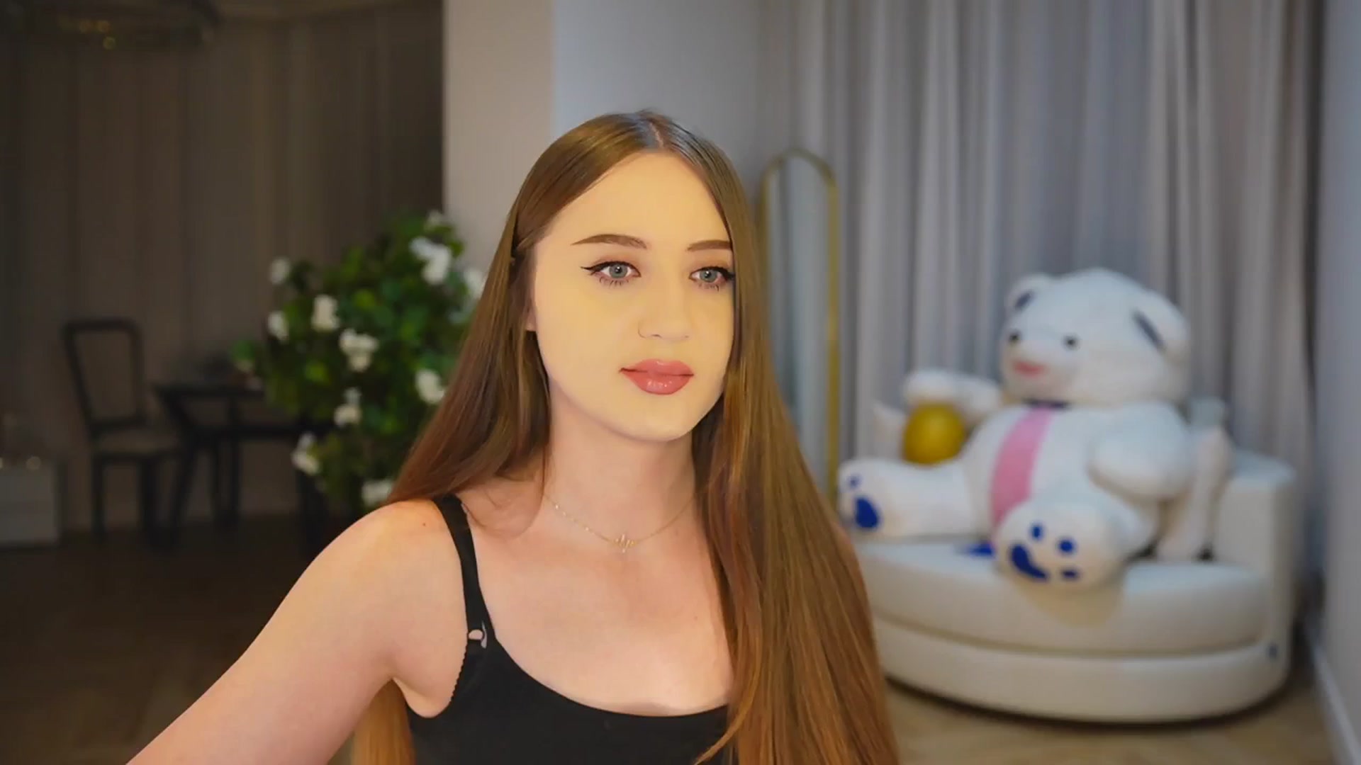 Gallery image thumbnail from Innocent_Soul's myfreecams stream on, 11/20/2024, 15:42 image 9 of 20