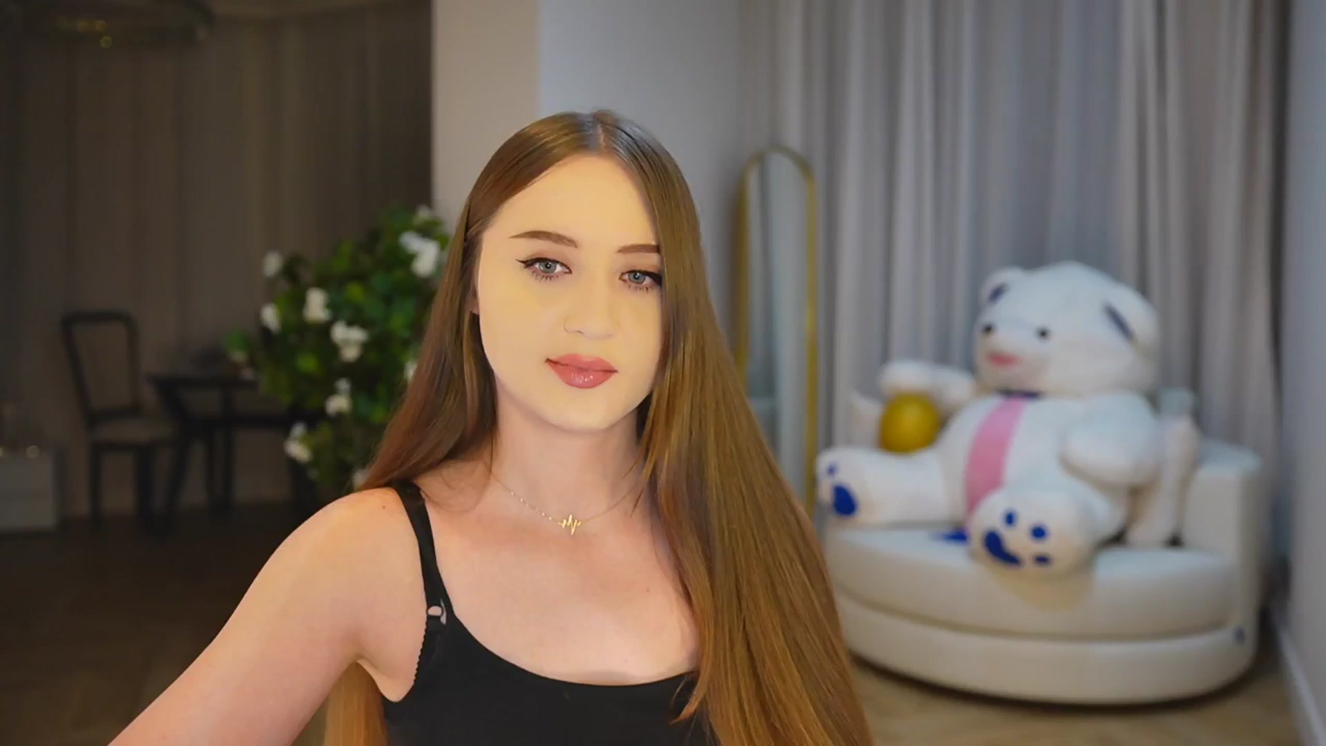 Gallery image thumbnail from Innocent_Soul's myfreecams stream on, 11/20/2024, 15:42 image 8 of 20