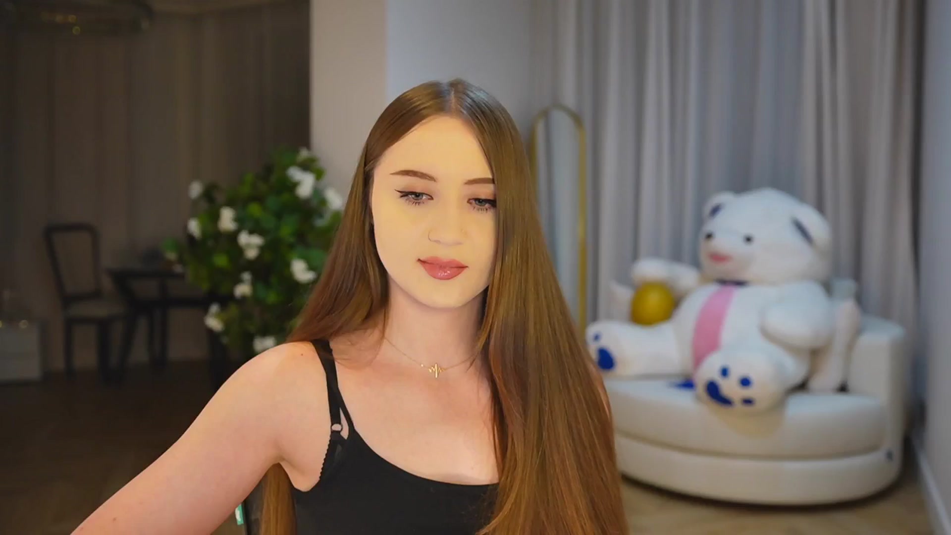 Gallery image thumbnail from Innocent_Soul's myfreecams stream on, 11/20/2024, 15:42 image 17 of 20