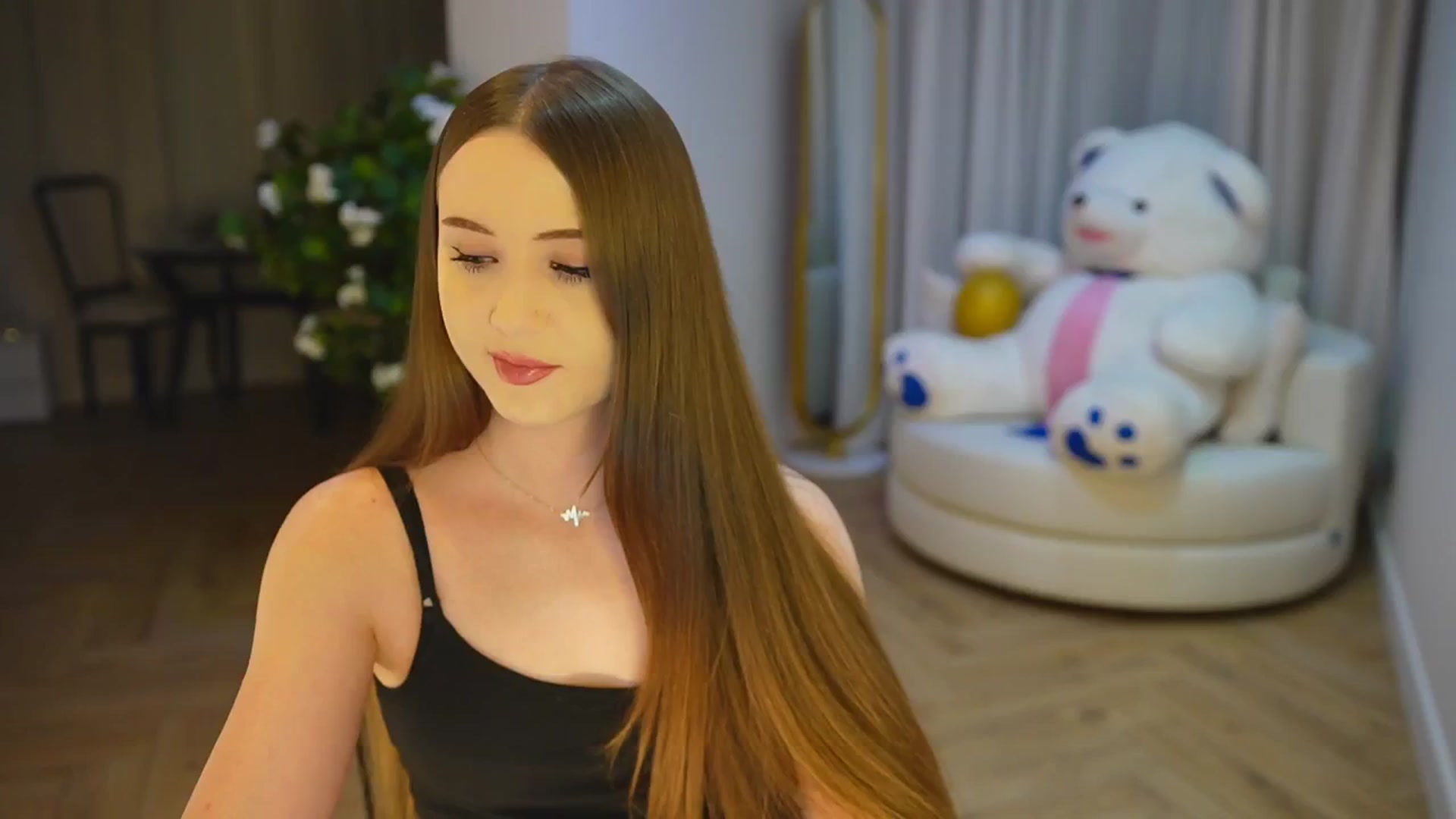 Gallery image thumbnail from Innocent_Soul's myfreecams stream on, 11/20/2024, 16:19 image 15 of 20
