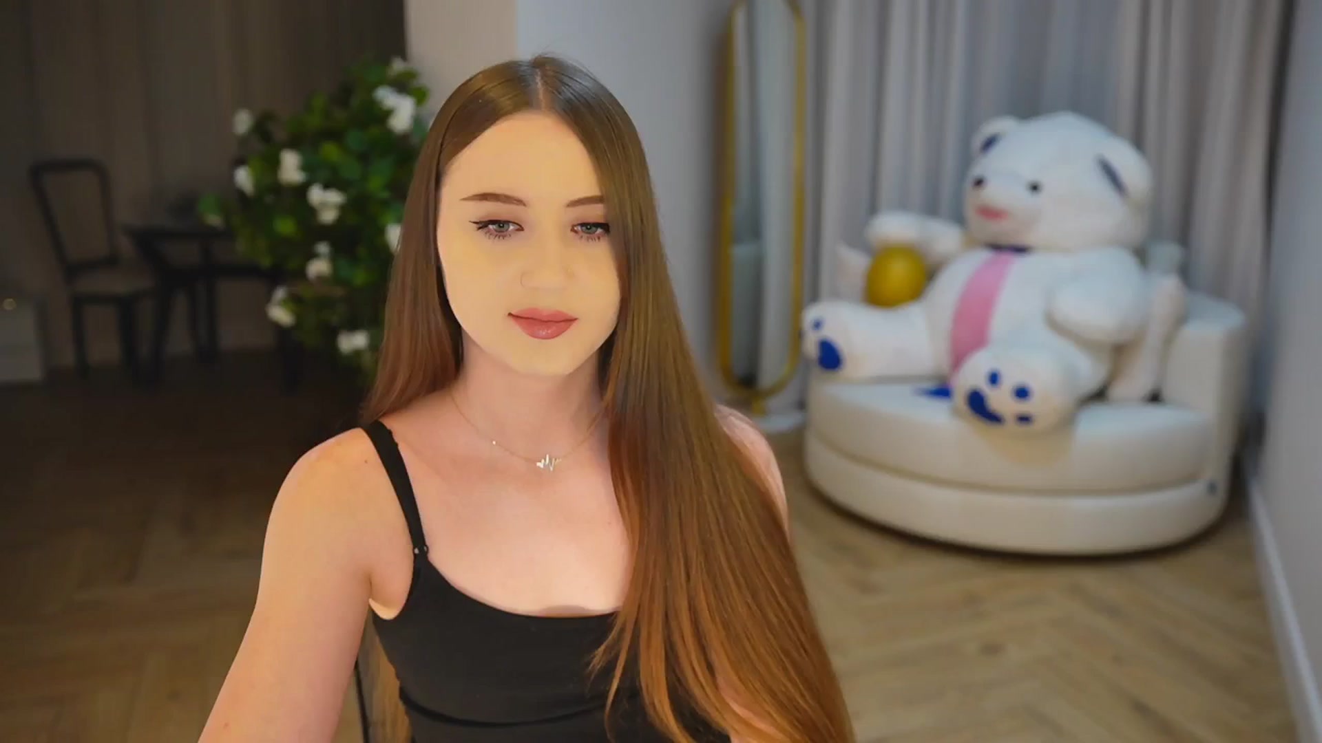 Gallery image thumbnail from Innocent_Soul's myfreecams stream on, 11/20/2024, 16:19 image 2 of 20