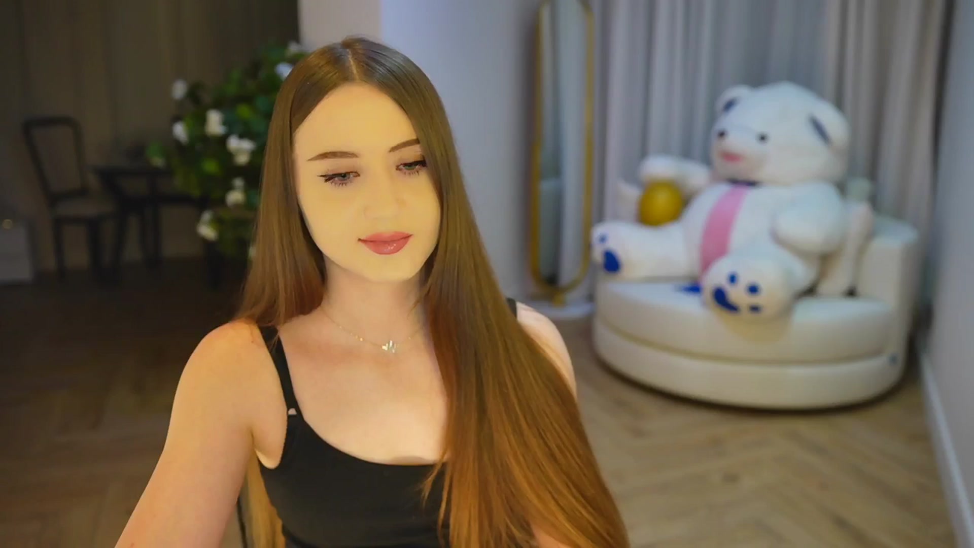 Gallery image thumbnail from Innocent_Soul's myfreecams stream on, 11/20/2024, 16:19 image 17 of 20