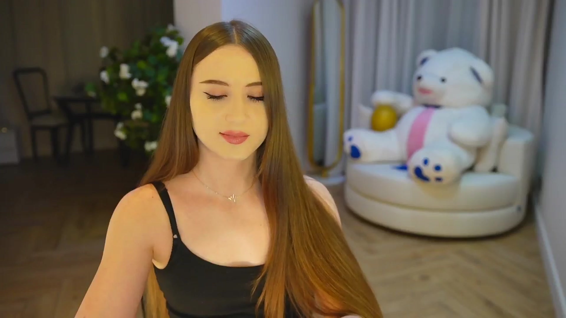 Gallery image thumbnail from Innocent_Soul's myfreecams stream on, 11/20/2024, 16:19 image 12 of 20