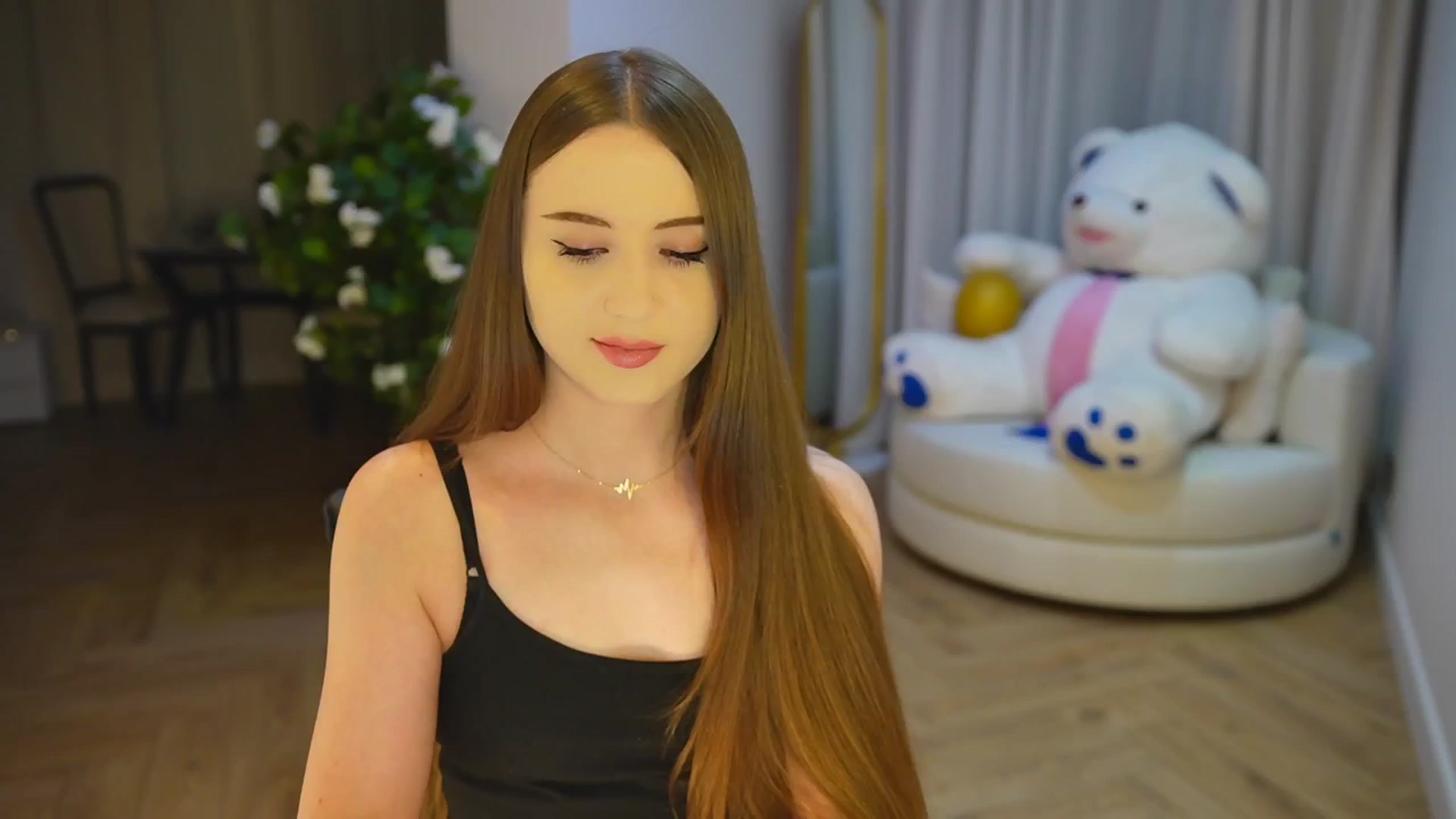 Gallery image thumbnail from Innocent_Soul's myfreecams stream on, 11/20/2024, 16:19 image 14 of 20
