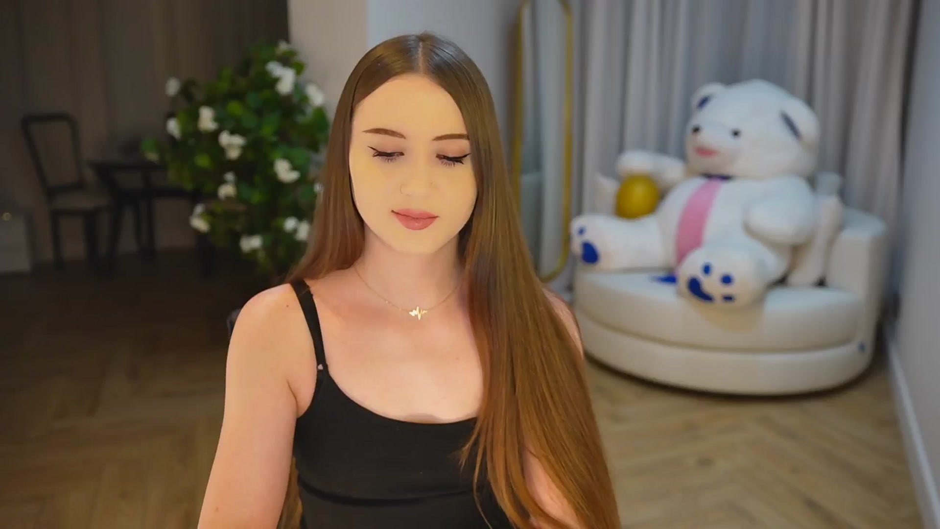 Gallery image thumbnail from Innocent_Soul's myfreecams stream on, 11/20/2024, 16:19 image 7 of 20