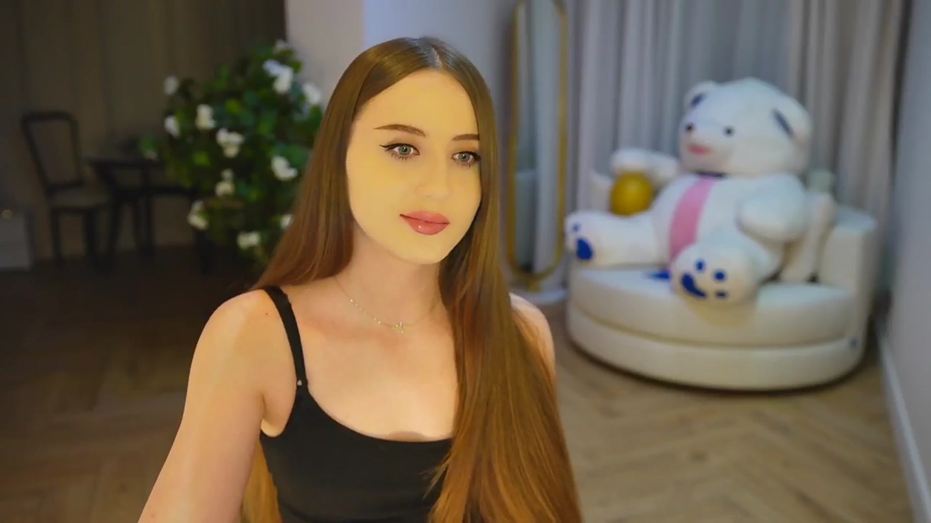 Gallery image thumbnail from Innocent_Soul's myfreecams stream on, 11/20/2024, 16:19 image 10 of 20