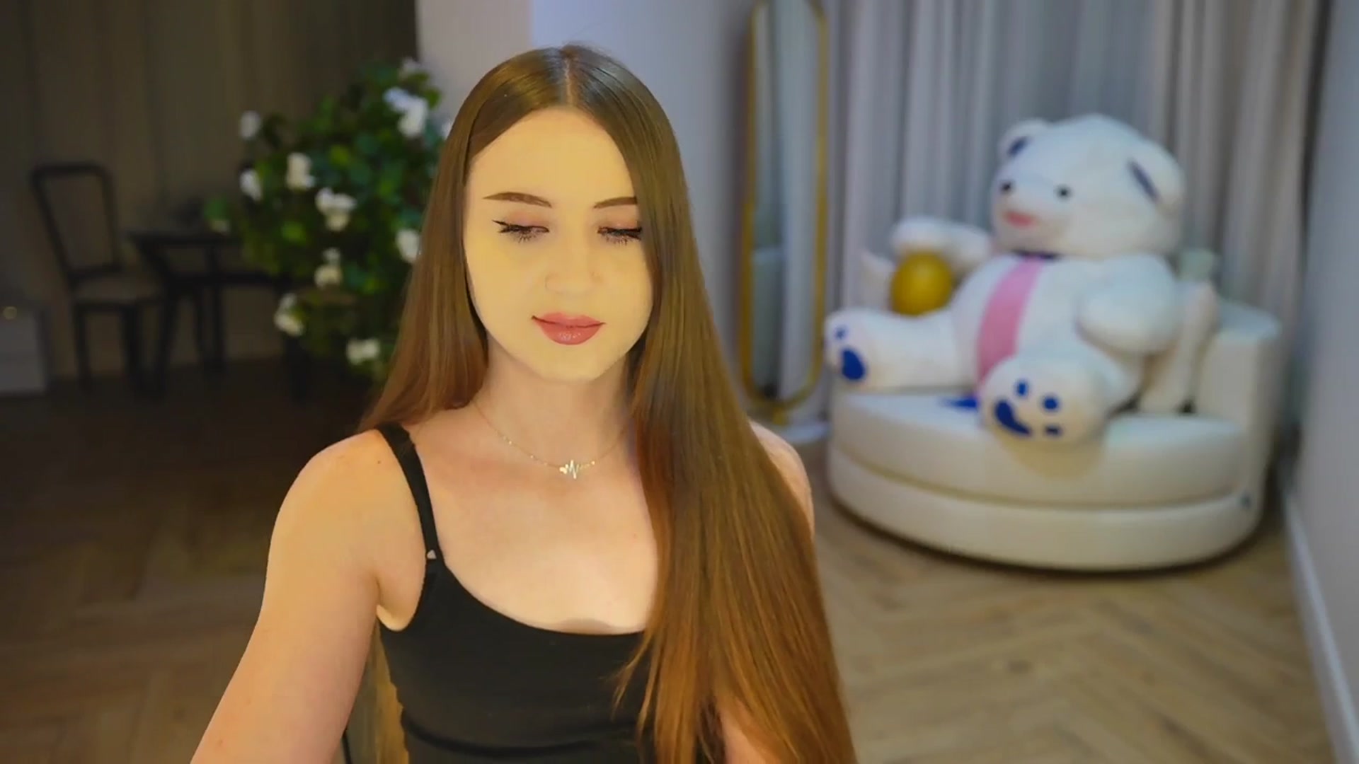 Gallery image thumbnail from Innocent_Soul's myfreecams stream on, 11/20/2024, 16:19 image 9 of 20