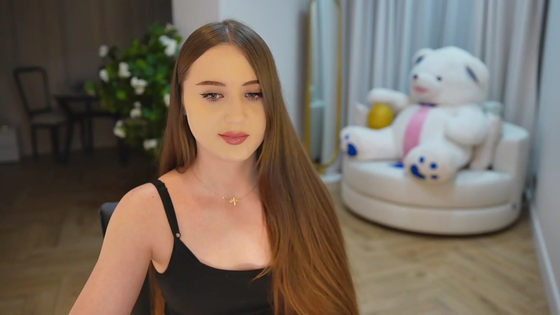 Gallery image thumbnail from Innocent_Soul's myfreecams stream on, 11/20/2024, 17:03 image 17 of 20