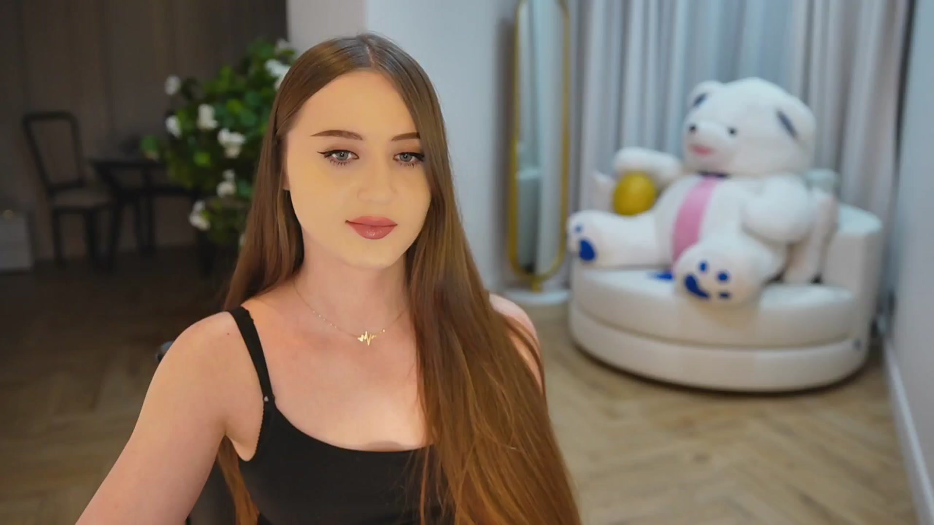 Gallery image thumbnail from Innocent_Soul's myfreecams stream on, 11/20/2024, 17:03 image 4 of 20