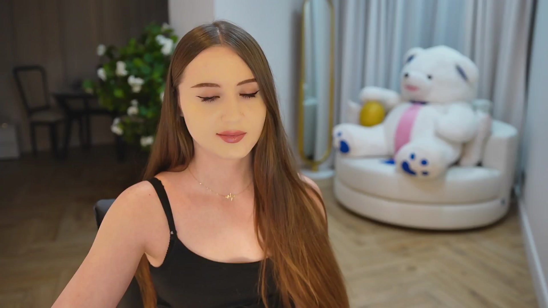 Gallery image thumbnail from Innocent_Soul's myfreecams stream on, 11/20/2024, 17:03 image 1 of 20