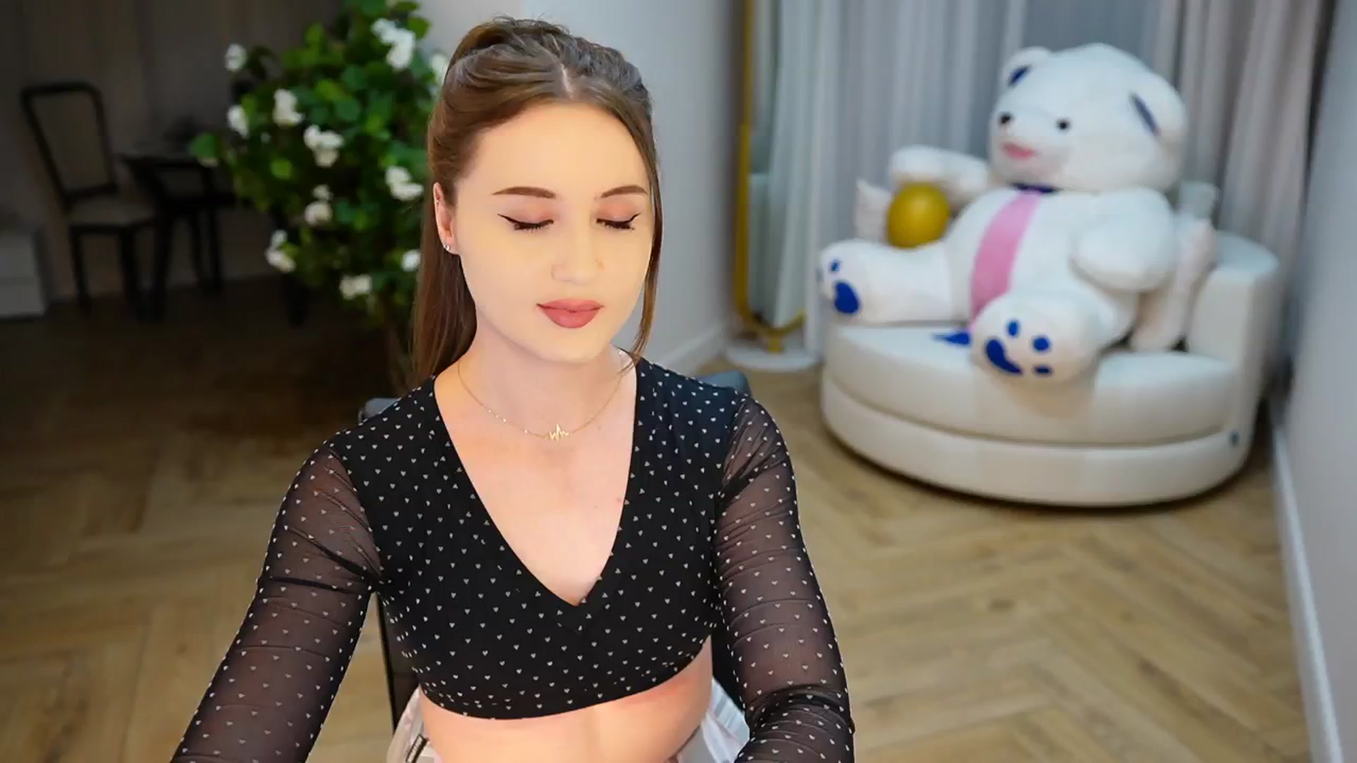 Gallery image thumbnail from Innocent_Soul's myfreecams stream on, 11/22/2024, 15:34 image 1 of 20