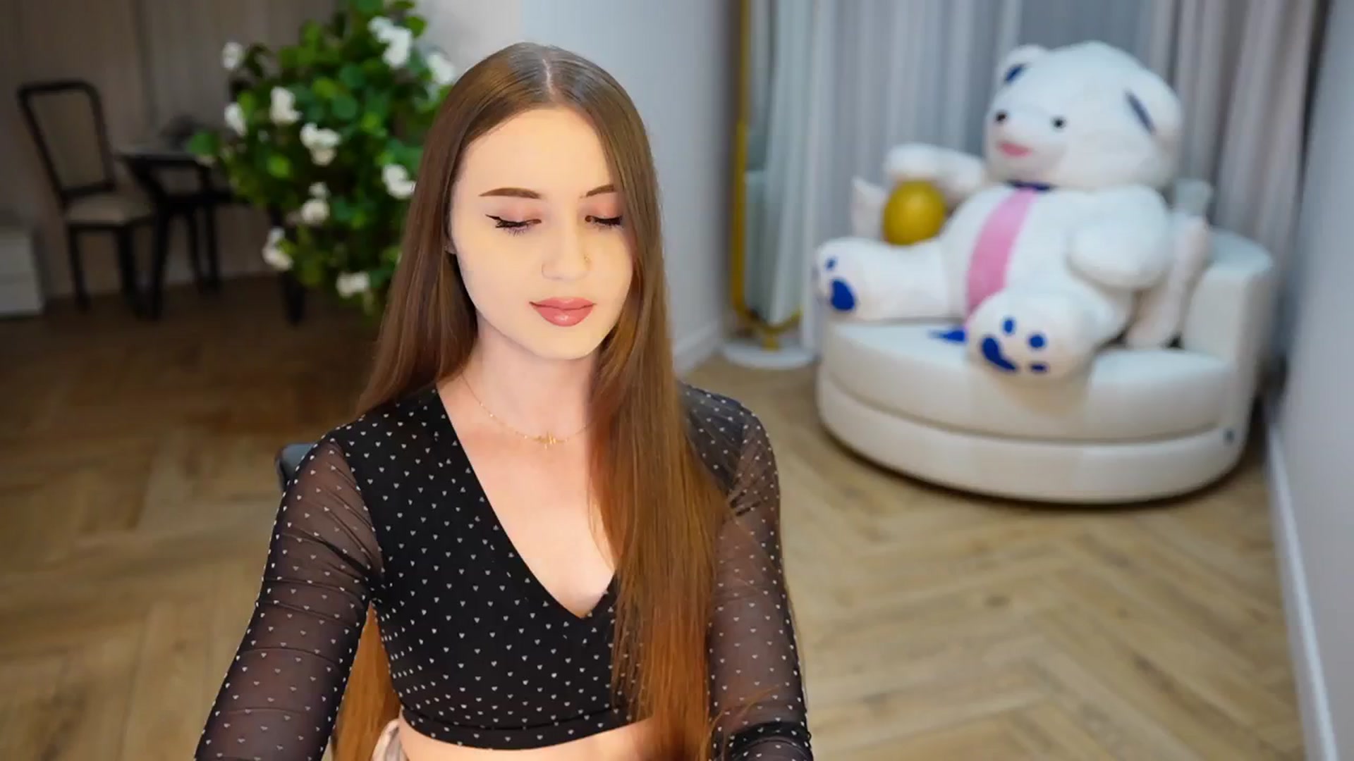Gallery image thumbnail from Innocent_Soul's myfreecams stream on, 11/22/2024, 17:22 image 9 of 20