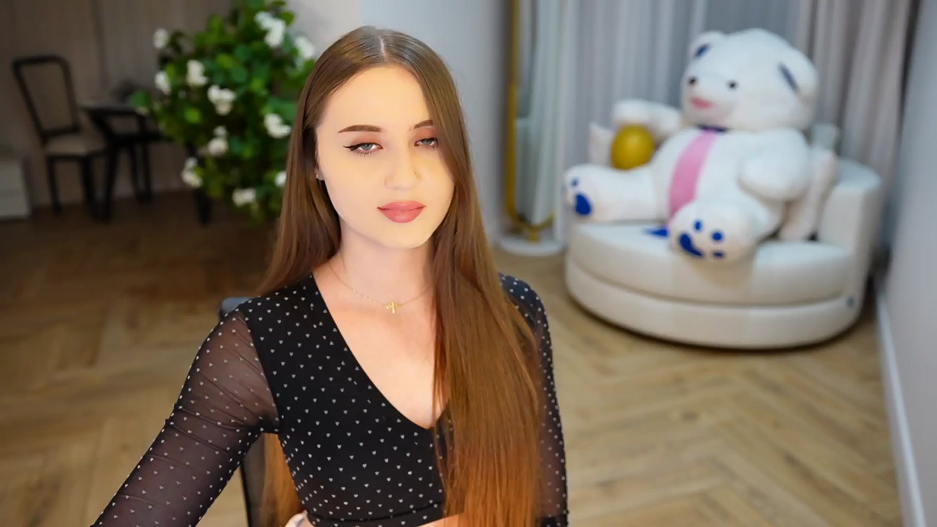 Gallery image thumbnail from Innocent_Soul's myfreecams stream on, 11/22/2024, 17:22 image 19 of 20