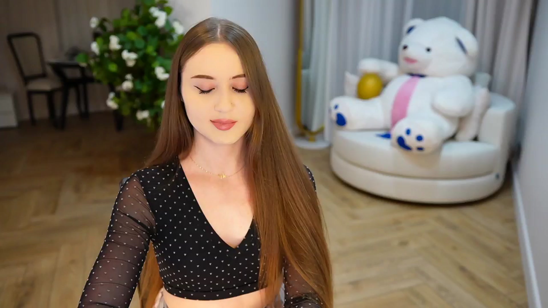 Gallery image thumbnail from Innocent_Soul's myfreecams stream on, 11/22/2024, 17:22 image 14 of 20