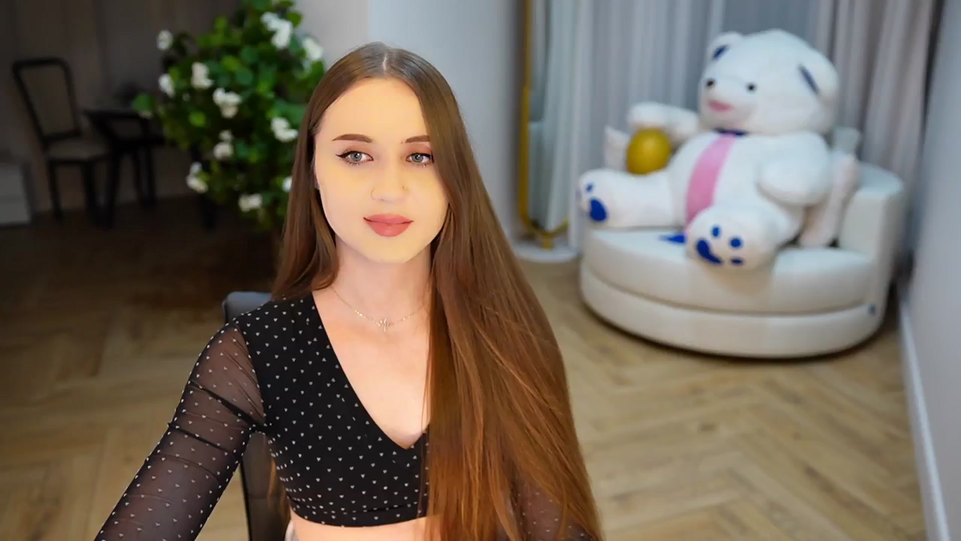 Gallery image thumbnail from Innocent_Soul's myfreecams stream on, 11/22/2024, 19:42 image 12 of 20