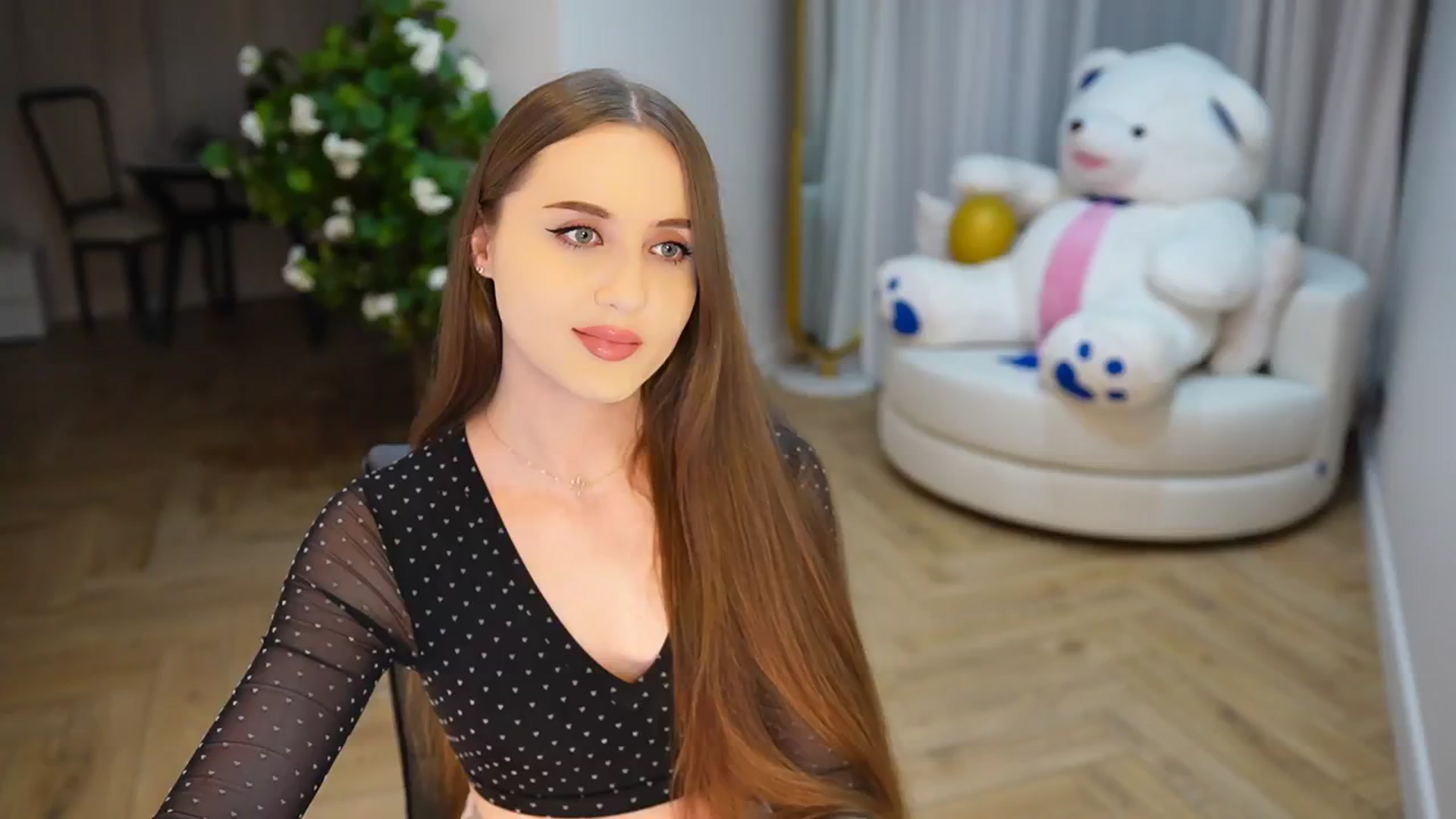 Gallery image thumbnail from Innocent_Soul's myfreecams stream on, 11/22/2024, 19:42 image 5 of 20