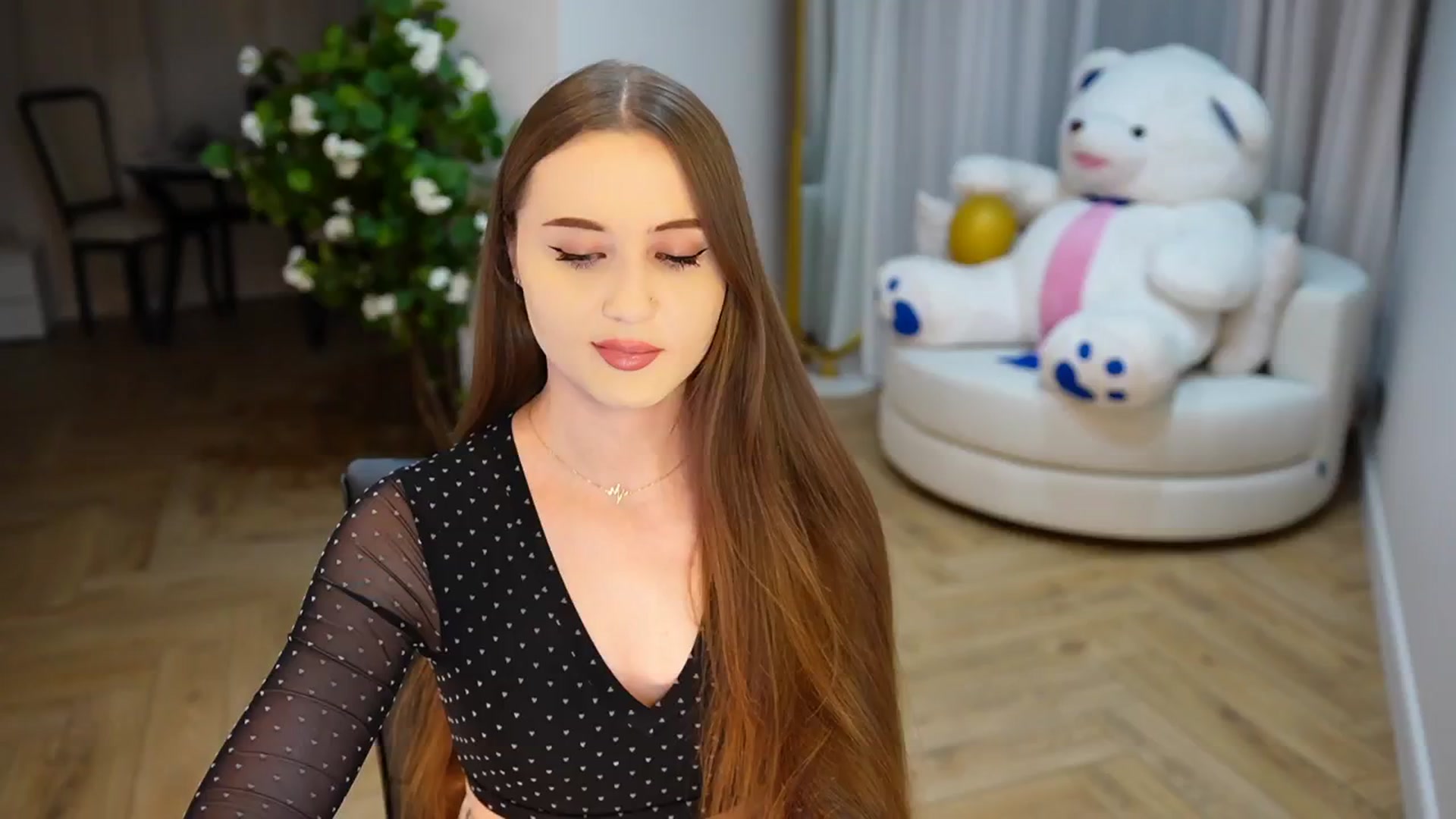 Gallery image thumbnail from Innocent_Soul's myfreecams stream on, 11/22/2024, 19:42 image 3 of 20
