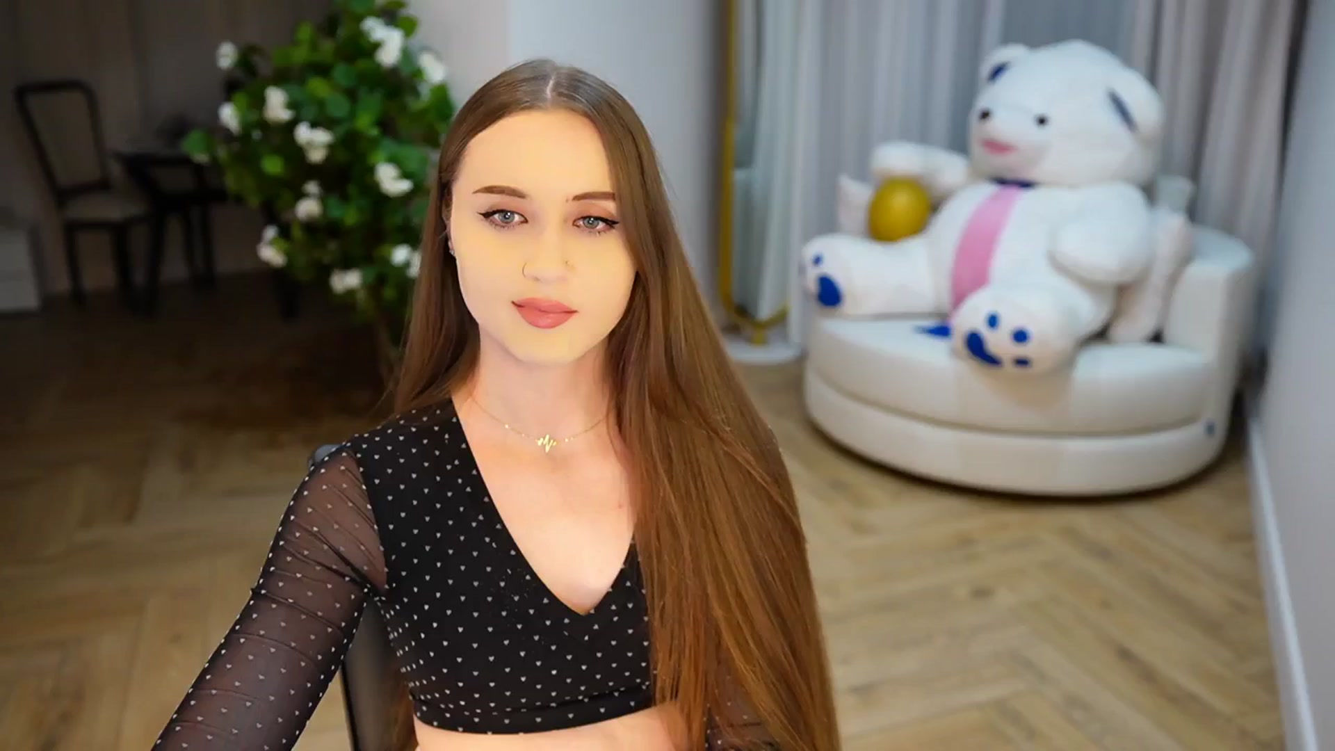Gallery image thumbnail from Innocent_Soul's myfreecams stream on, 11/22/2024, 20:32 image 5 of 20