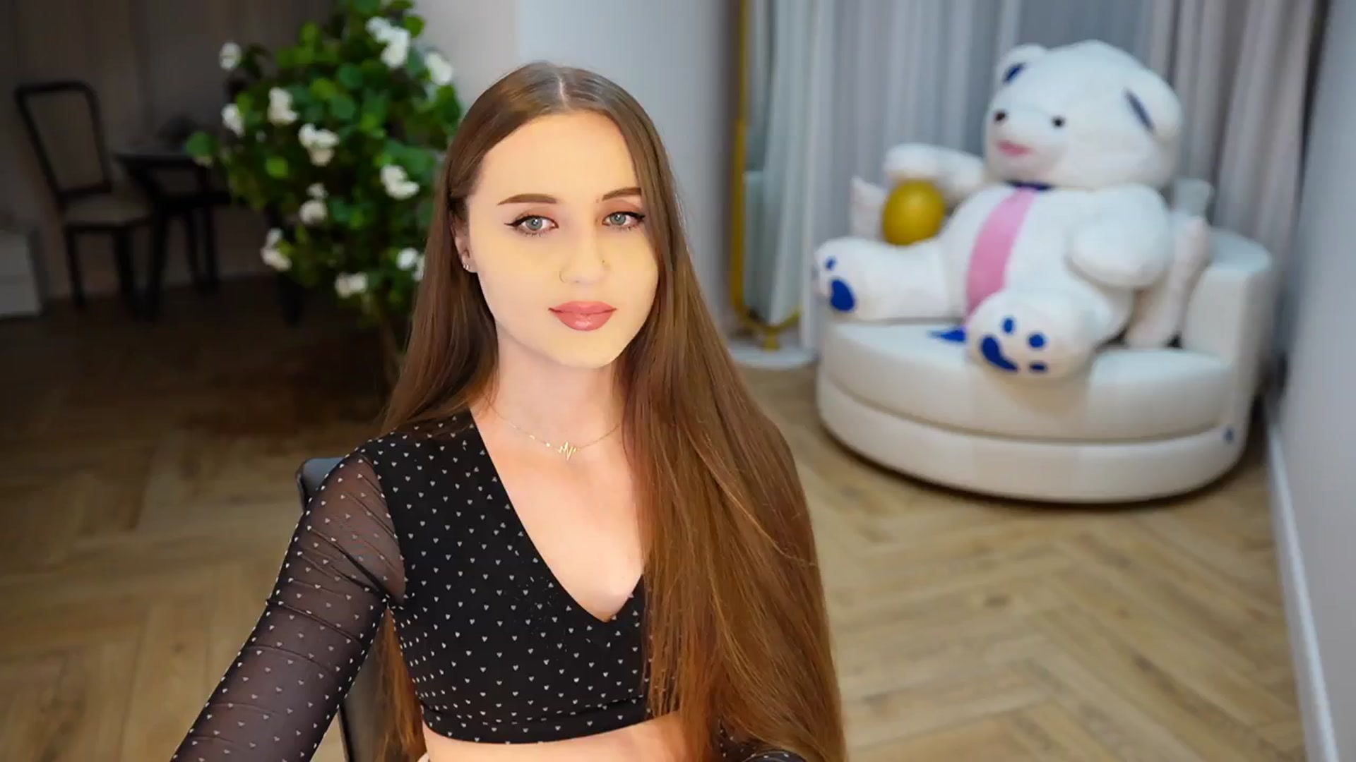 Gallery image thumbnail from Innocent_Soul's myfreecams stream on, 11/22/2024, 20:32 image 8 of 20