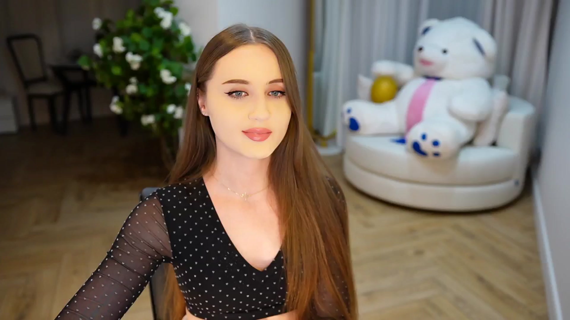 Gallery image thumbnail from Innocent_Soul's myfreecams stream on, 11/22/2024, 20:32 image 1 of 20