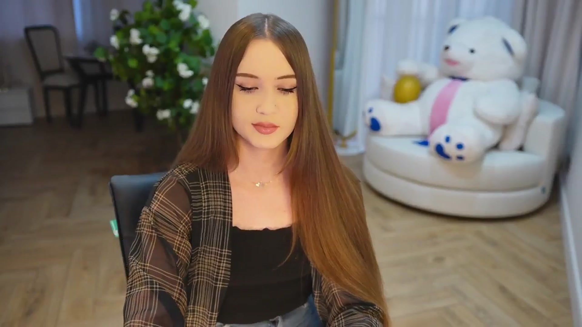 Gallery image thumbnail from Innocent_Soul's myfreecams stream on, 11/24/2024, 14:34 image 2 of 20