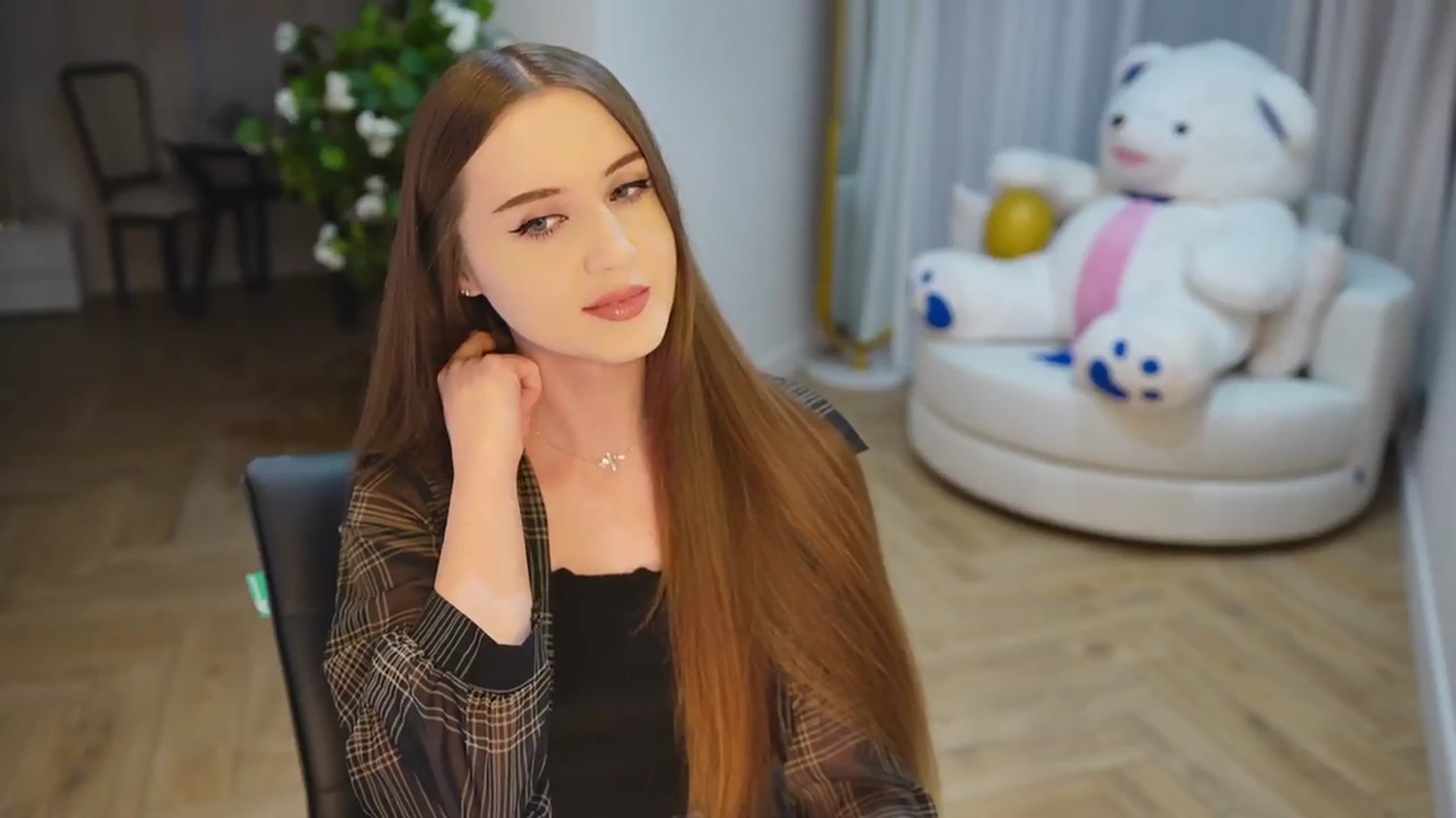 Gallery image thumbnail from Innocent_Soul's myfreecams stream on, 11/24/2024, 14:34 image 9 of 20