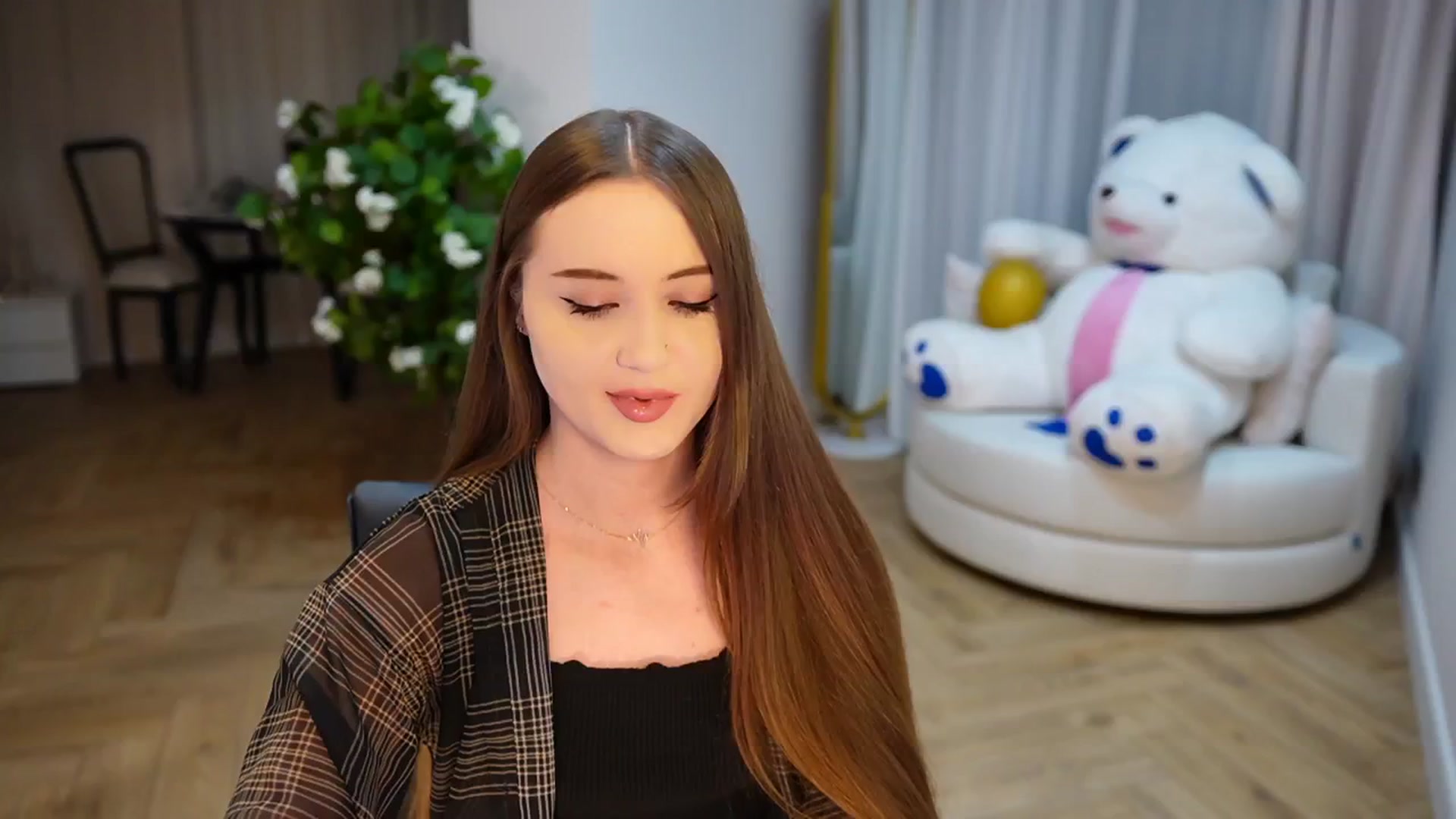 Gallery image thumbnail from Innocent_Soul's myfreecams stream on, 11/24/2024, 15:25 image 8 of 20