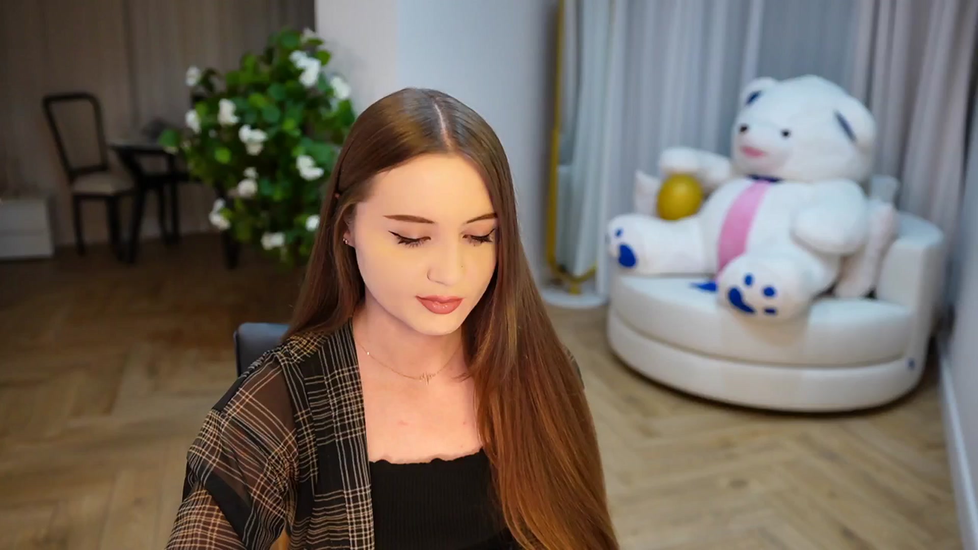 Gallery image thumbnail from Innocent_Soul's myfreecams stream on, 11/24/2024, 15:25 image 6 of 20
