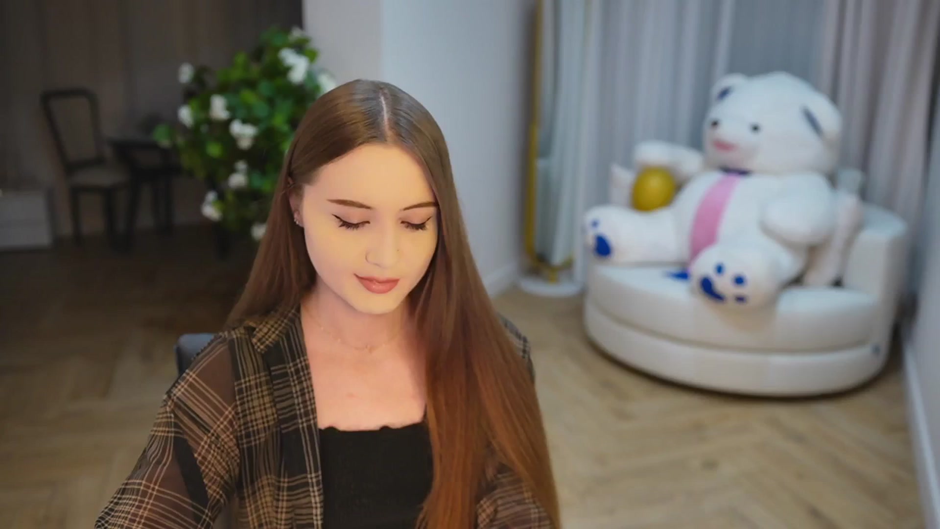 Gallery image thumbnail from Innocent_Soul's myfreecams stream on, 11/24/2024, 16:17 image 6 of 20