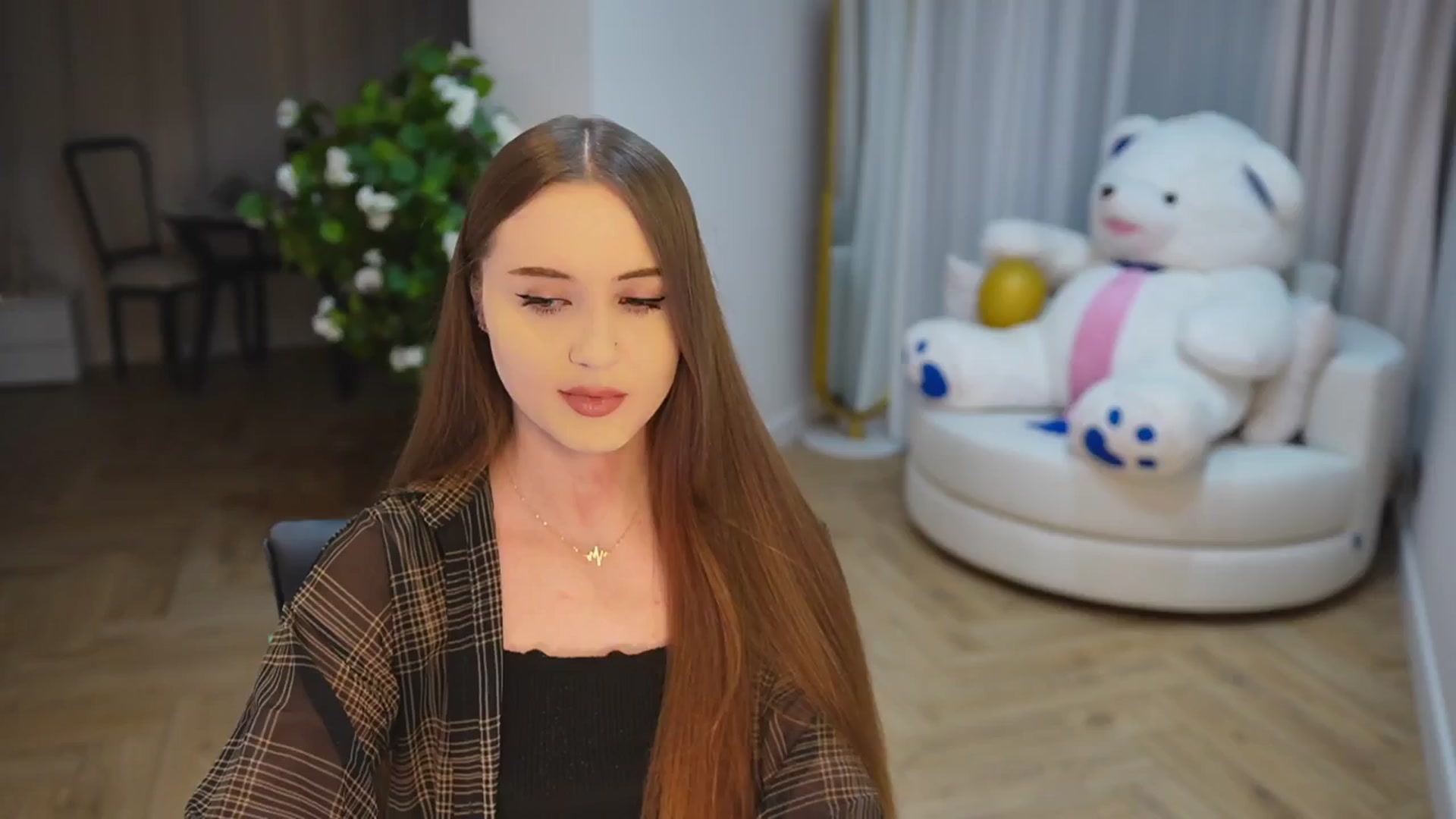 Gallery image thumbnail from Innocent_Soul's myfreecams stream on, 11/24/2024, 16:17 image 16 of 20
