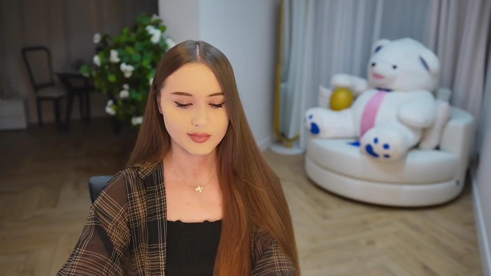 Gallery image thumbnail from Innocent_Soul's myfreecams stream on, 11/24/2024, 16:17 image 17 of 20