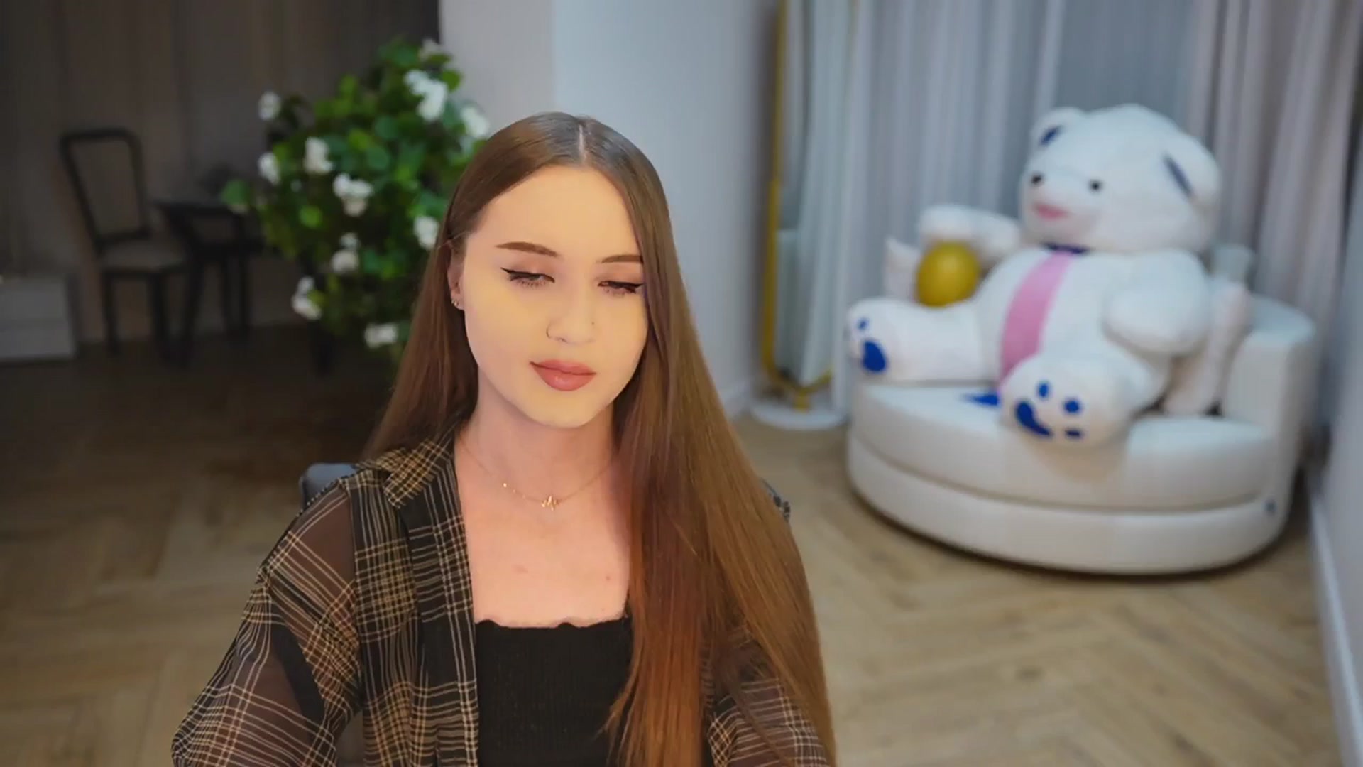 Gallery image thumbnail from Innocent_Soul's myfreecams stream on, 11/24/2024, 16:17 image 4 of 20