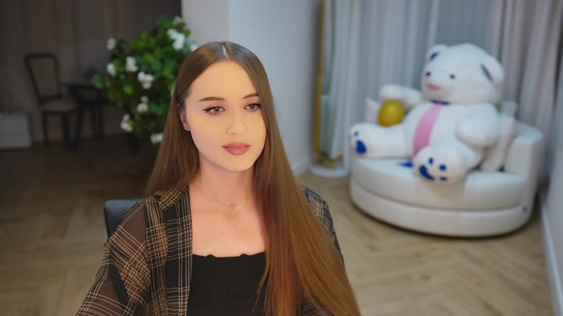 Gallery image thumbnail from Innocent_Soul's myfreecams stream on, 11/24/2024, 16:17 image 11 of 20