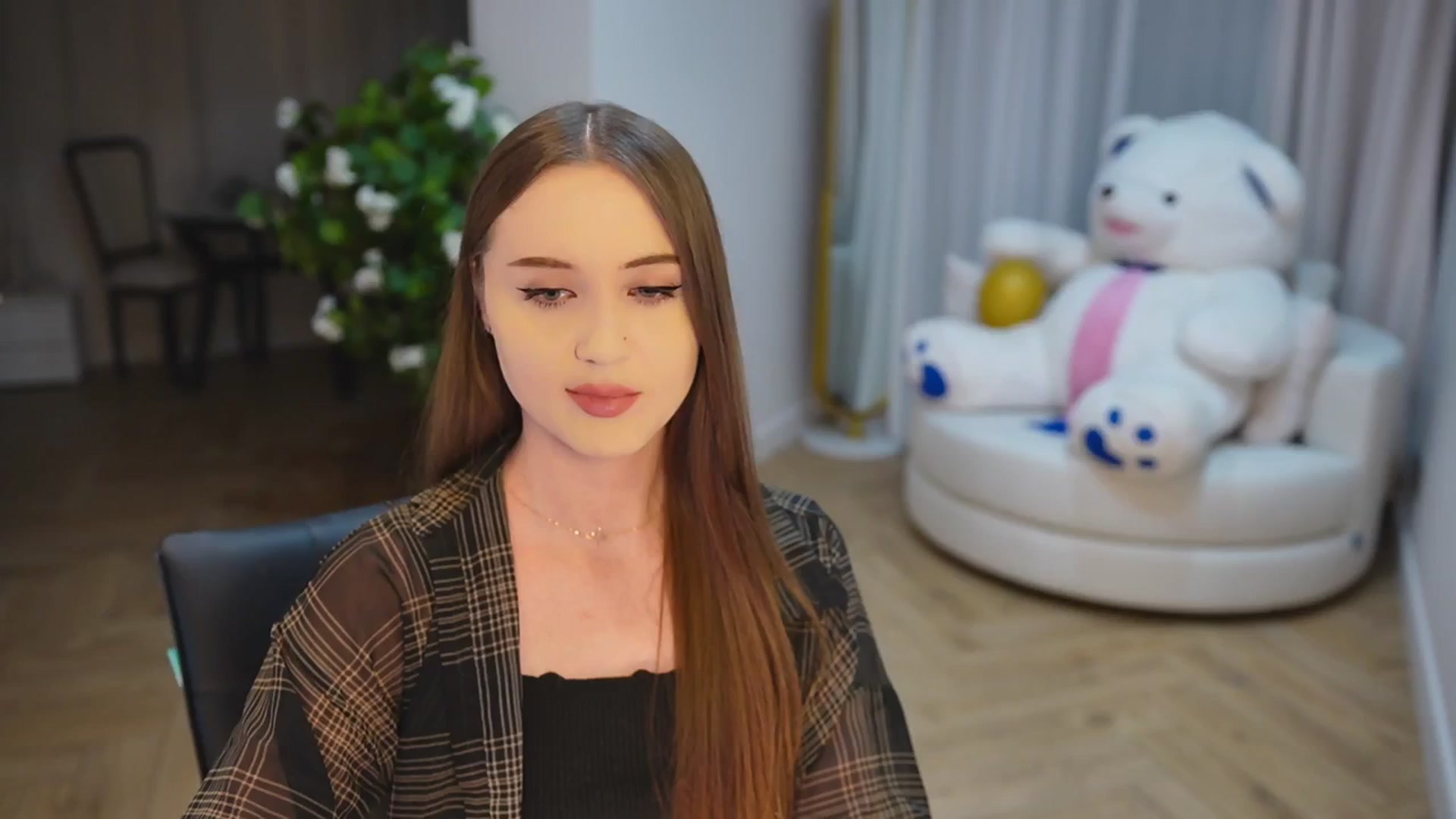 Gallery image thumbnail from Innocent_Soul's myfreecams stream on, 11/24/2024, 17:03 image 11 of 20