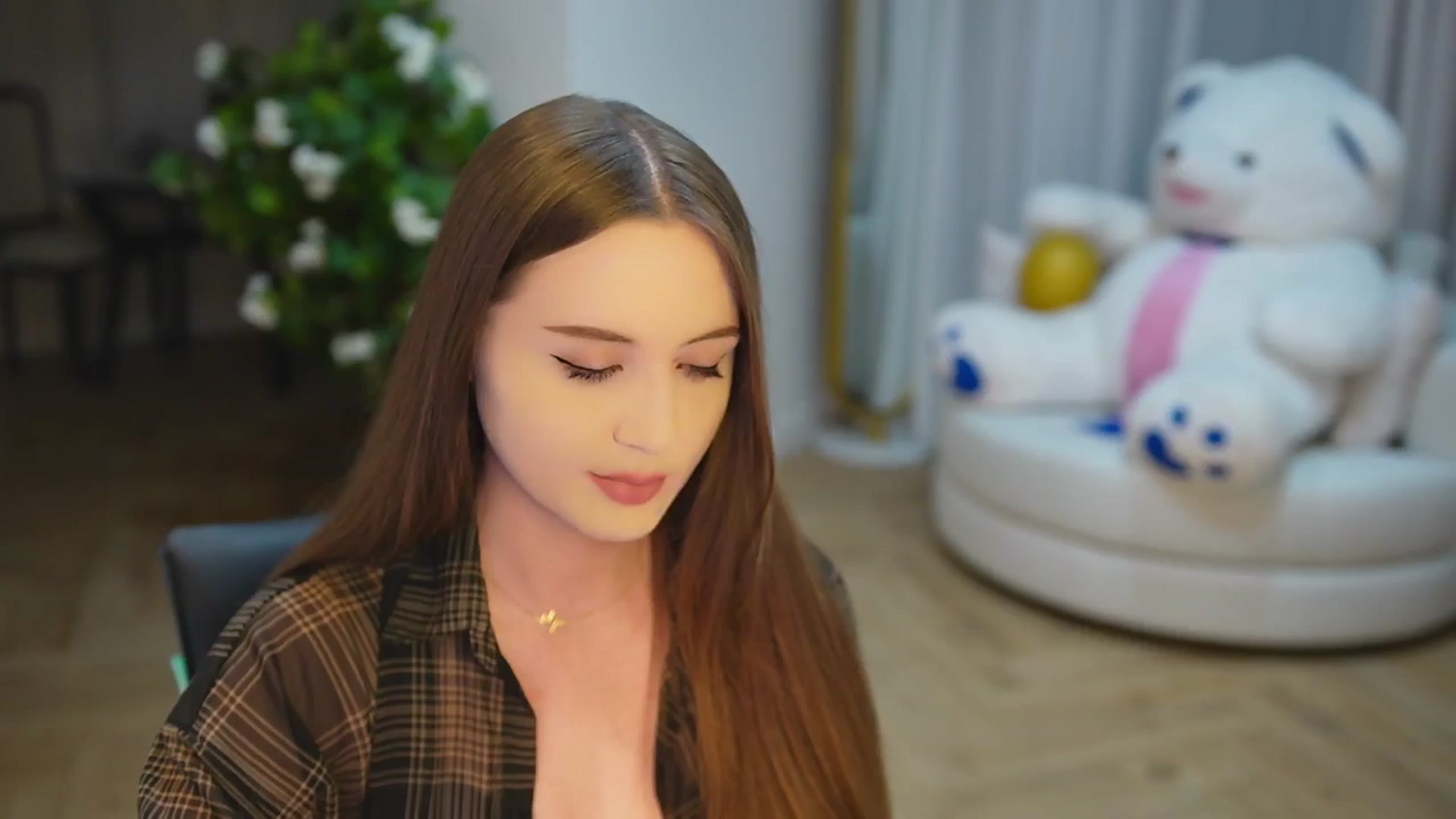 Gallery image thumbnail from Innocent_Soul's myfreecams stream on, 11/24/2024, 18:14 image 1 of 20