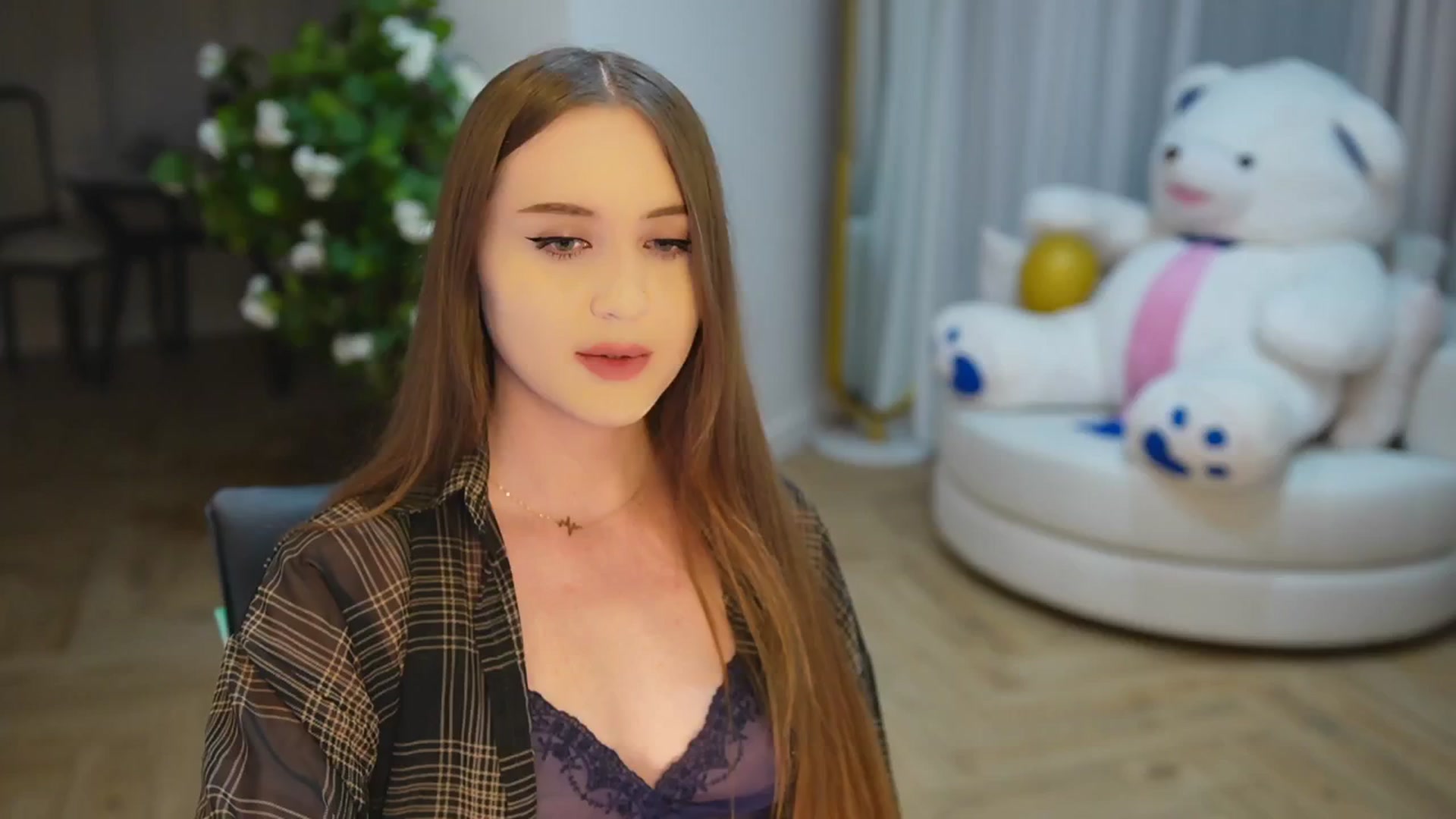 Gallery image thumbnail from Innocent_Soul's myfreecams stream on, 11/24/2024, 18:14 image 6 of 20