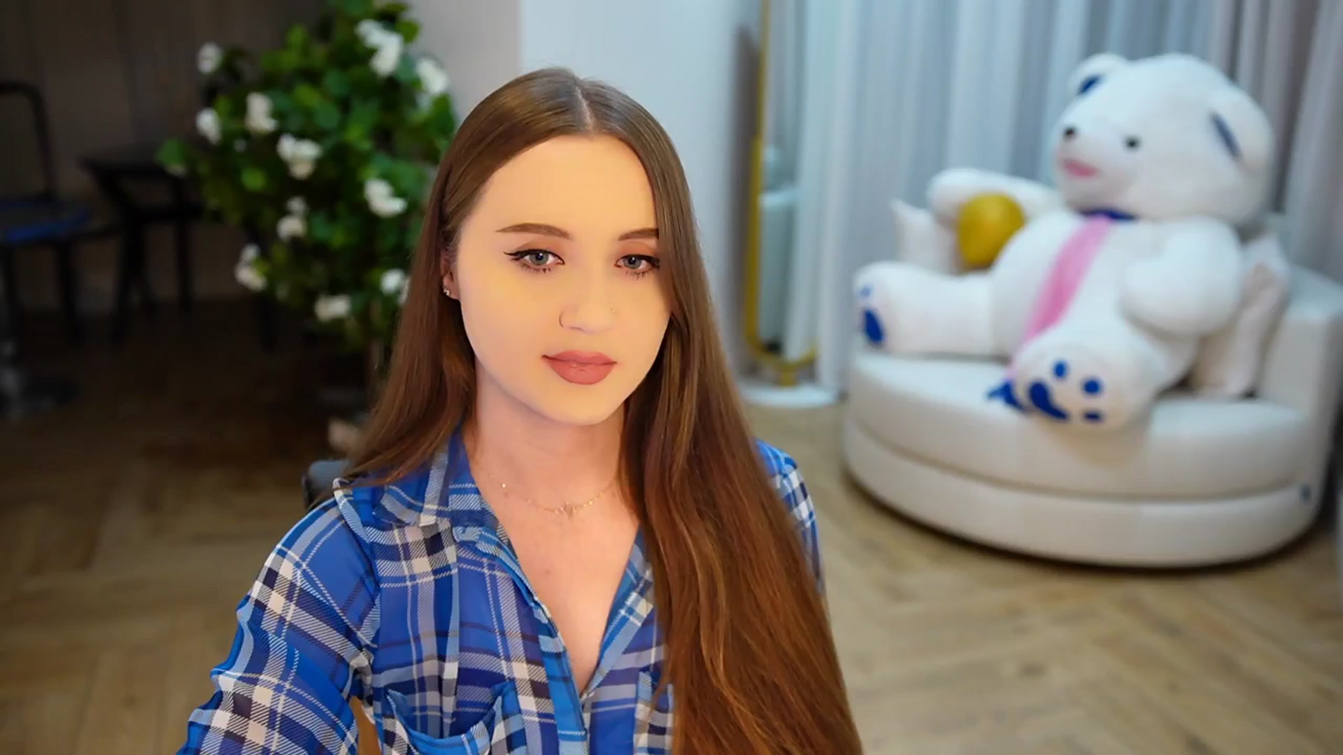 Gallery image thumbnail from Innocent_Soul's myfreecams stream on, 11/29/2024, 19:55 image 6 of 20