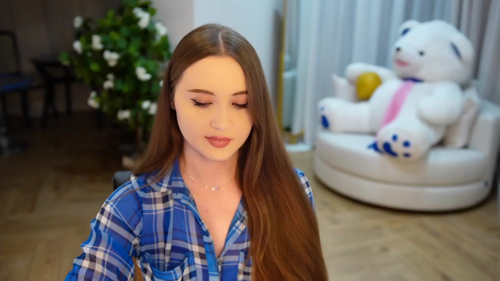 Gallery image thumbnail from Innocent_Soul's myfreecams stream on, 11/29/2024, 19:55 image 9 of 20