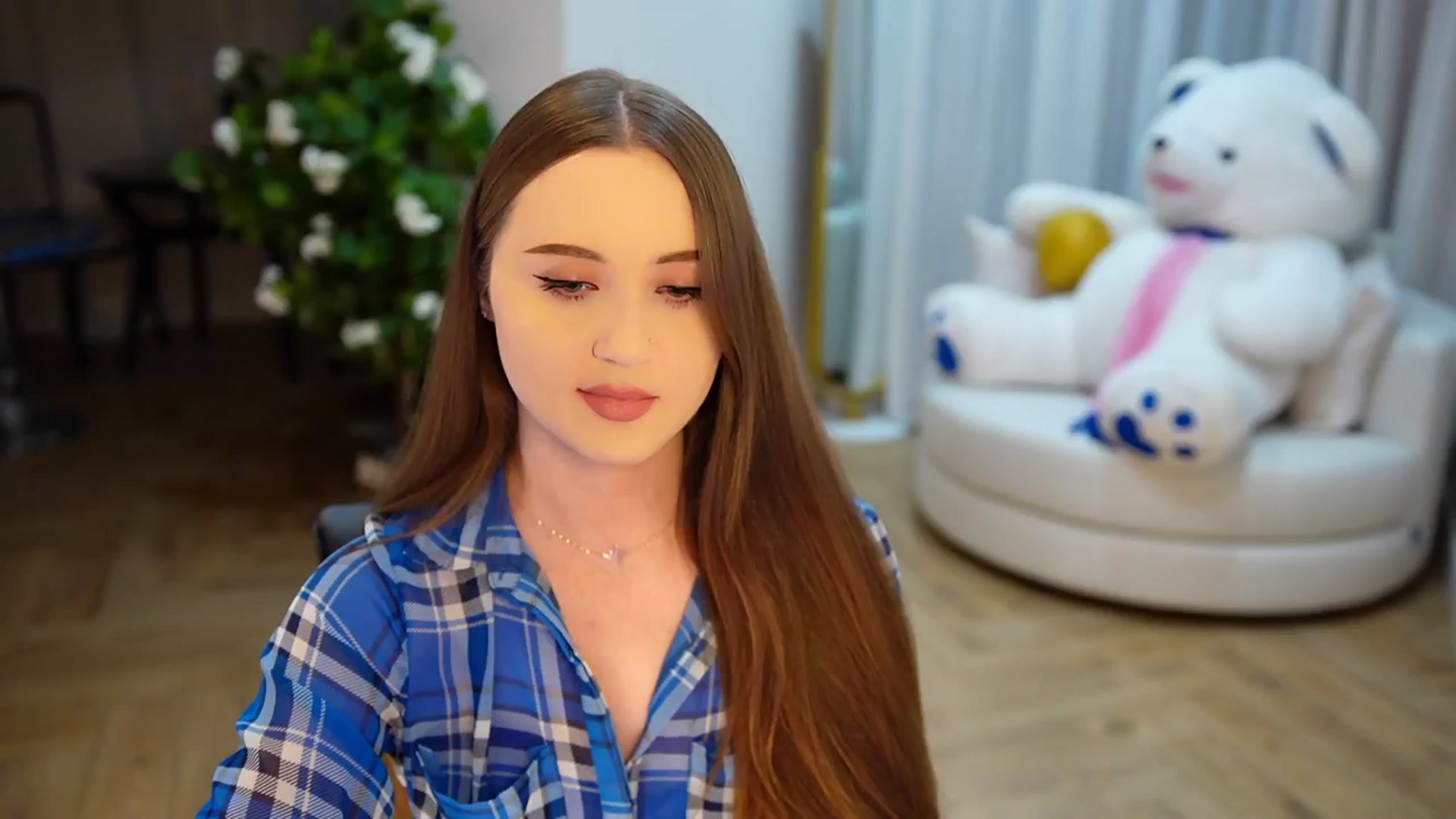 Gallery image thumbnail from Innocent_Soul's myfreecams stream on, 11/29/2024, 19:55 image 8 of 20