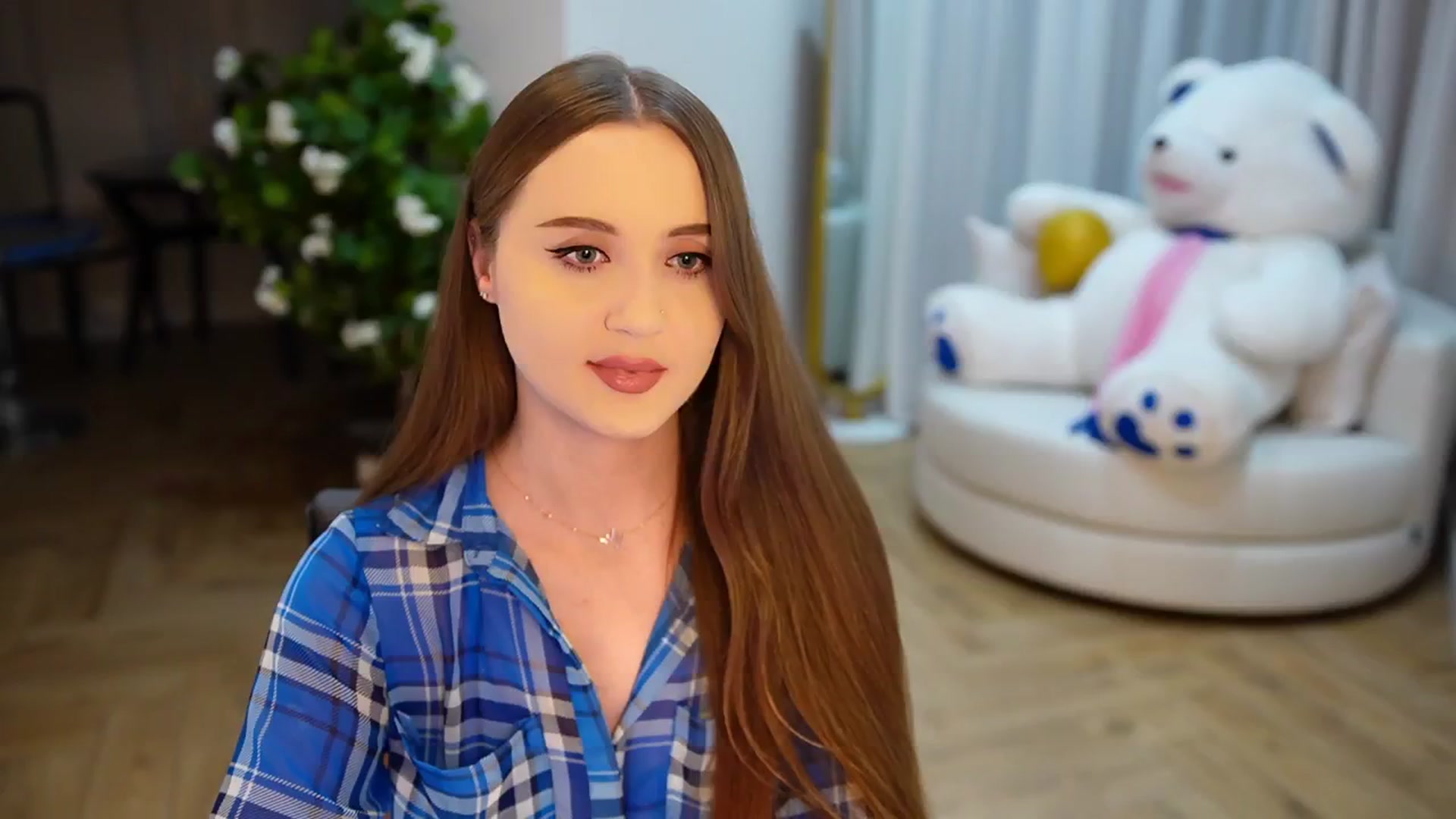 Gallery image thumbnail from Innocent_Soul's myfreecams stream on, 11/29/2024, 19:55 image 17 of 20