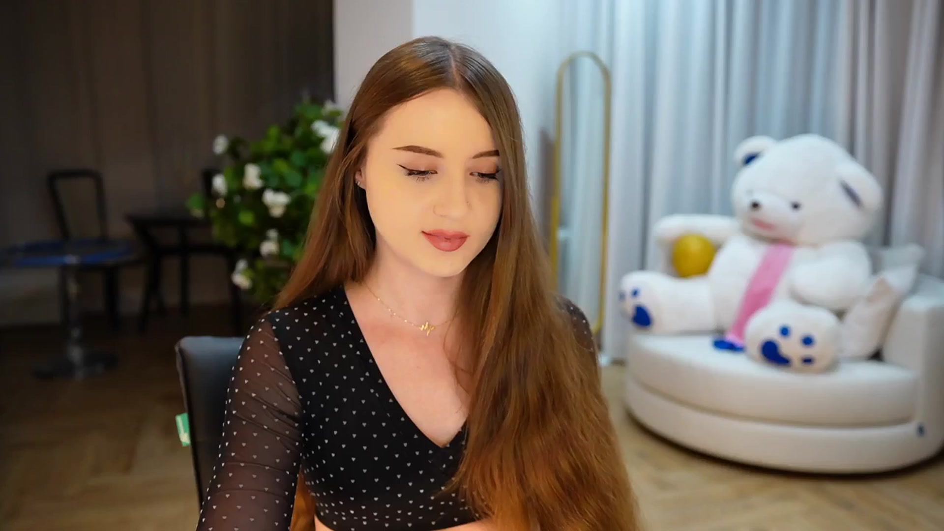 Gallery image thumbnail from Innocent_Soul's myfreecams stream on, 11/30/2024, 14:35 image 2 of 20