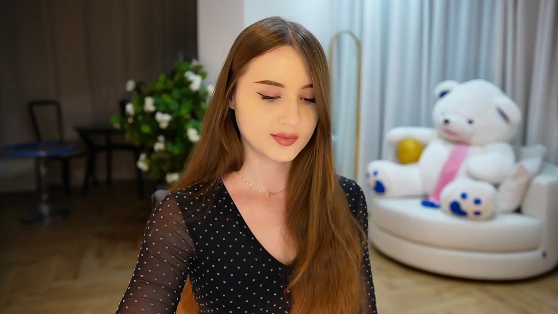 Gallery image thumbnail from Innocent_Soul's myfreecams stream on, 11/30/2024, 15:38 image 8 of 20