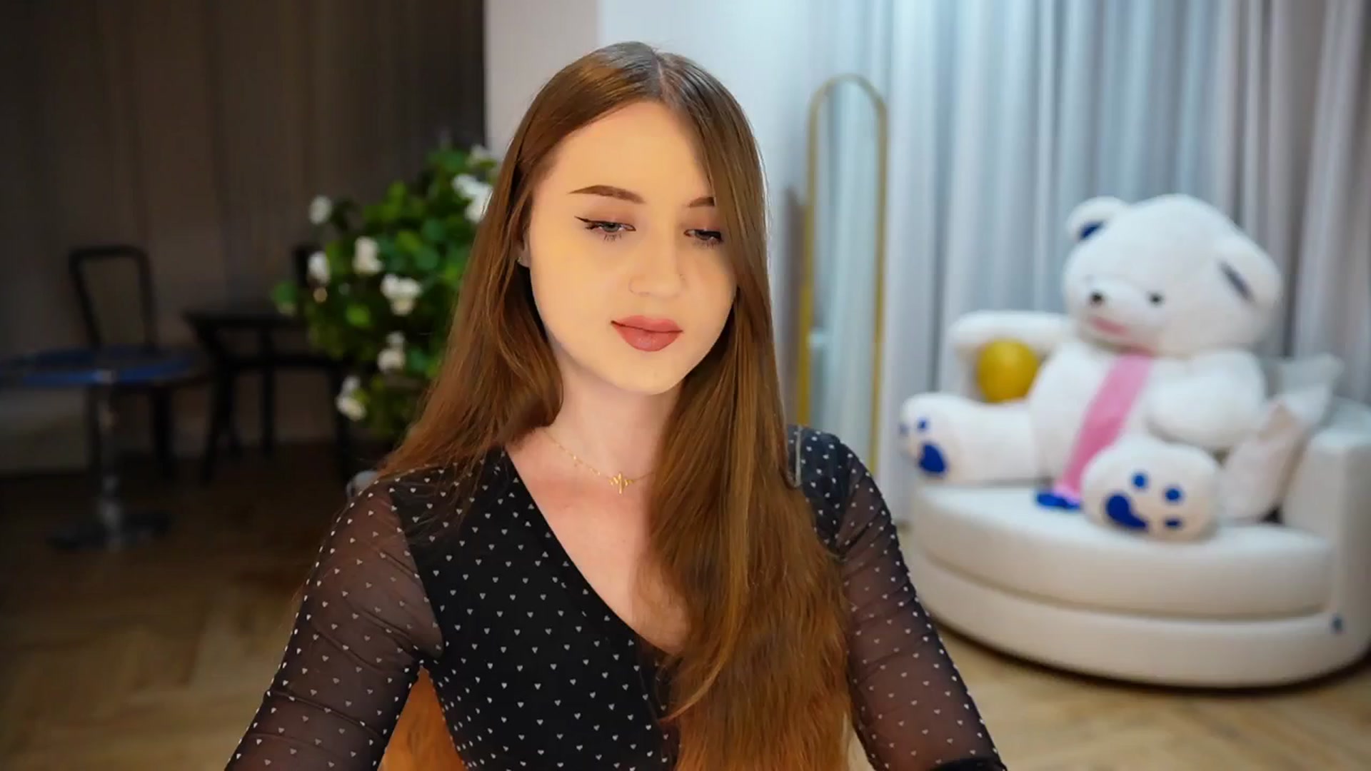 Gallery image thumbnail from Innocent_Soul's myfreecams stream on, 11/30/2024, 15:38 image 11 of 20