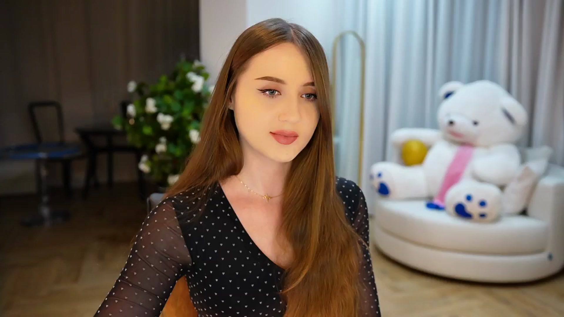 Gallery image thumbnail from Innocent_Soul's myfreecams stream on, 11/30/2024, 15:38 image 10 of 20