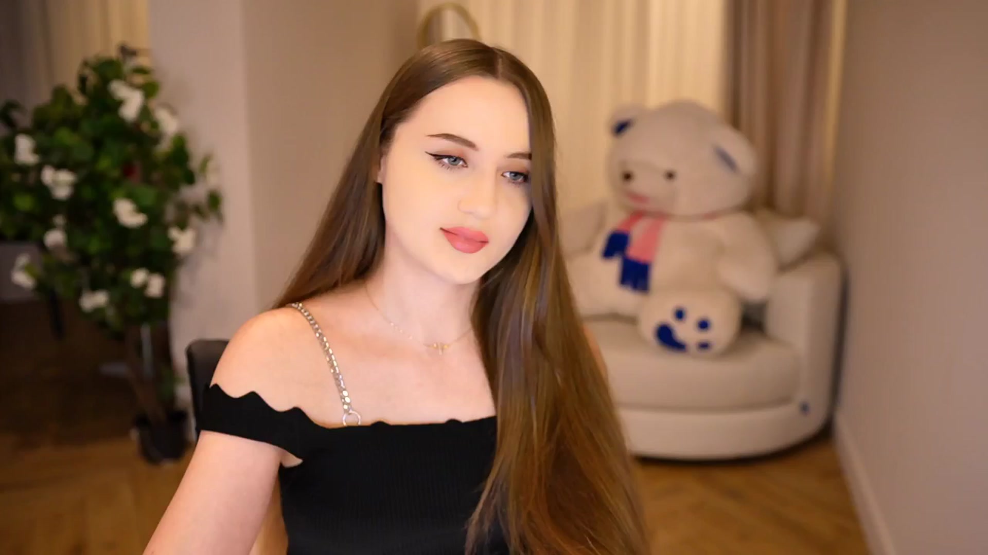 Gallery image thumbnail from Innocent_Soul's myfreecams stream on, 12/03/2024, 14:06 image 16 of 20